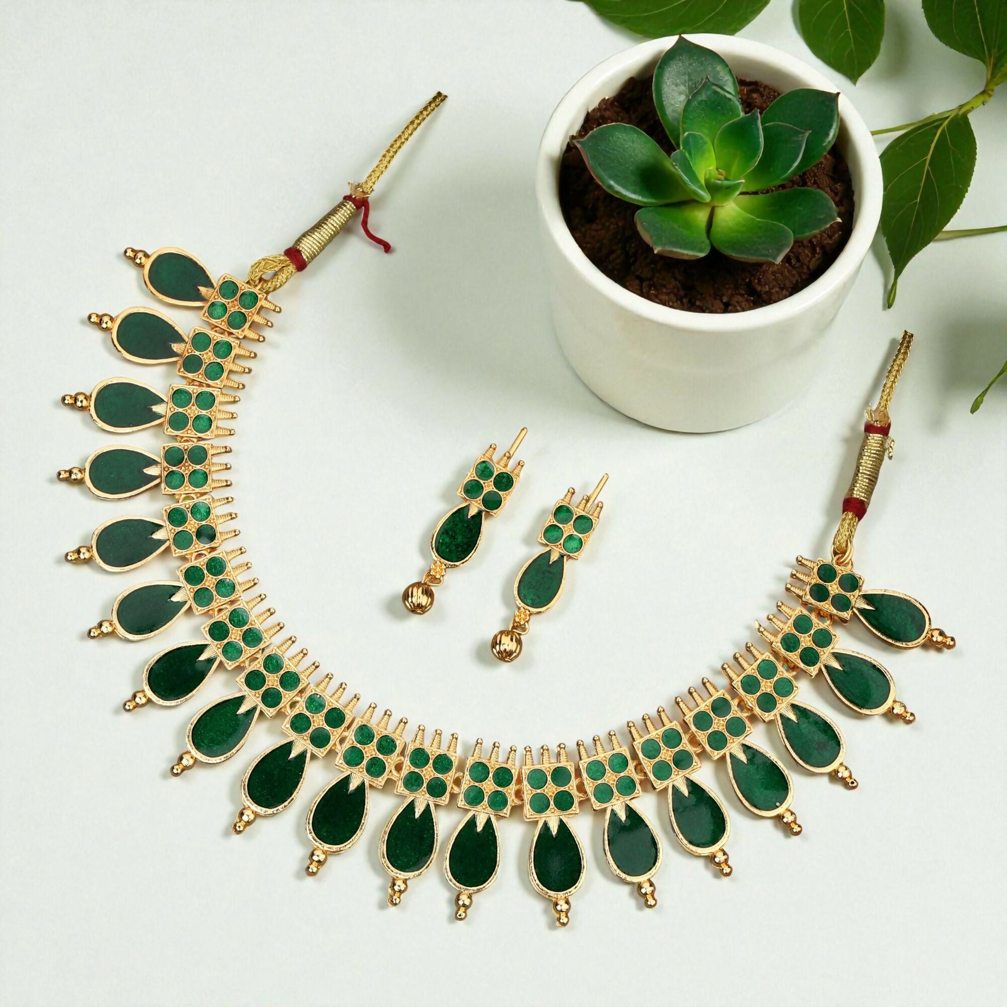 Green Enamel Leaf Choker Necklace with Pearl Drops – Elegant Jewelry