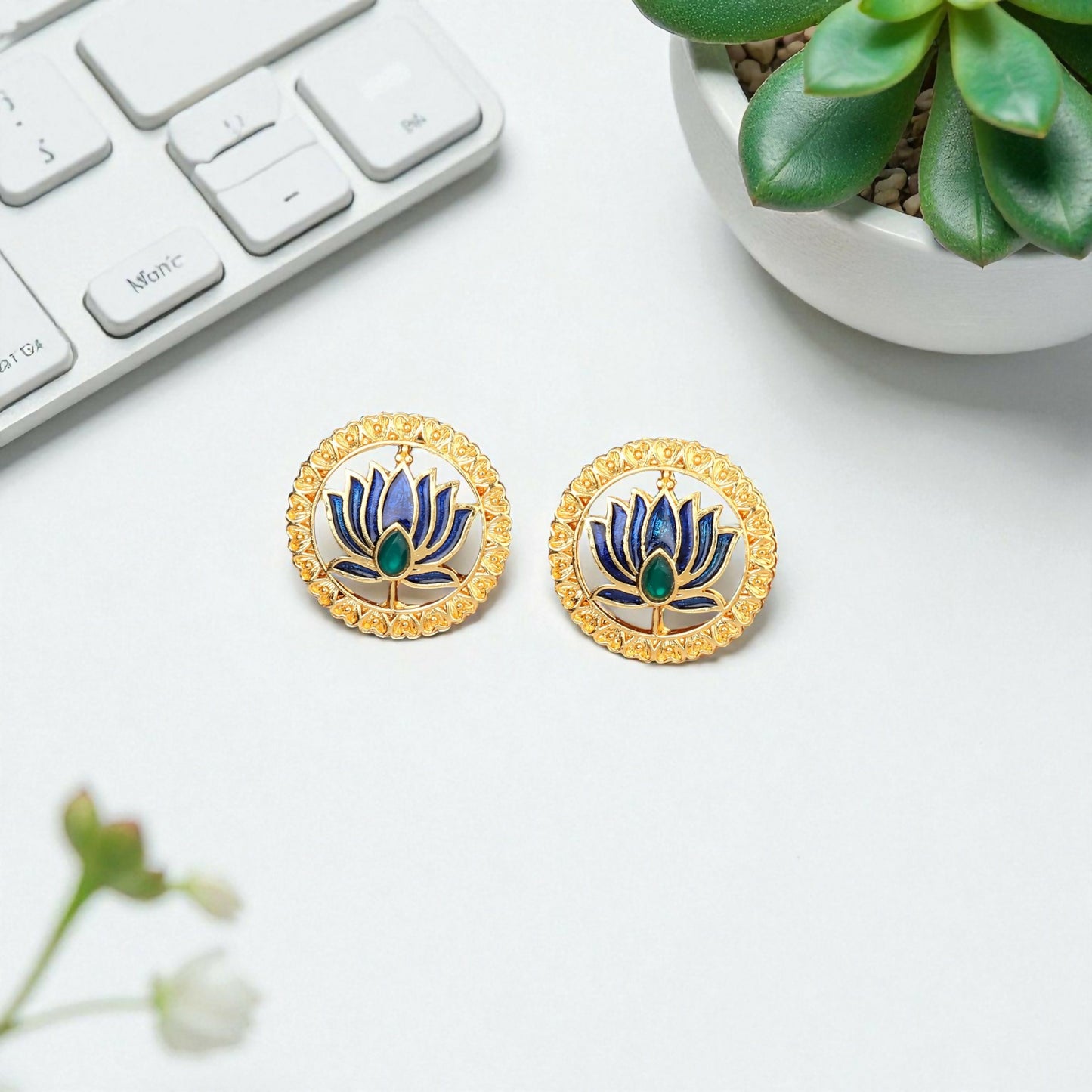 Heavy R Gold-Tone Traditional Filigree Choker Set