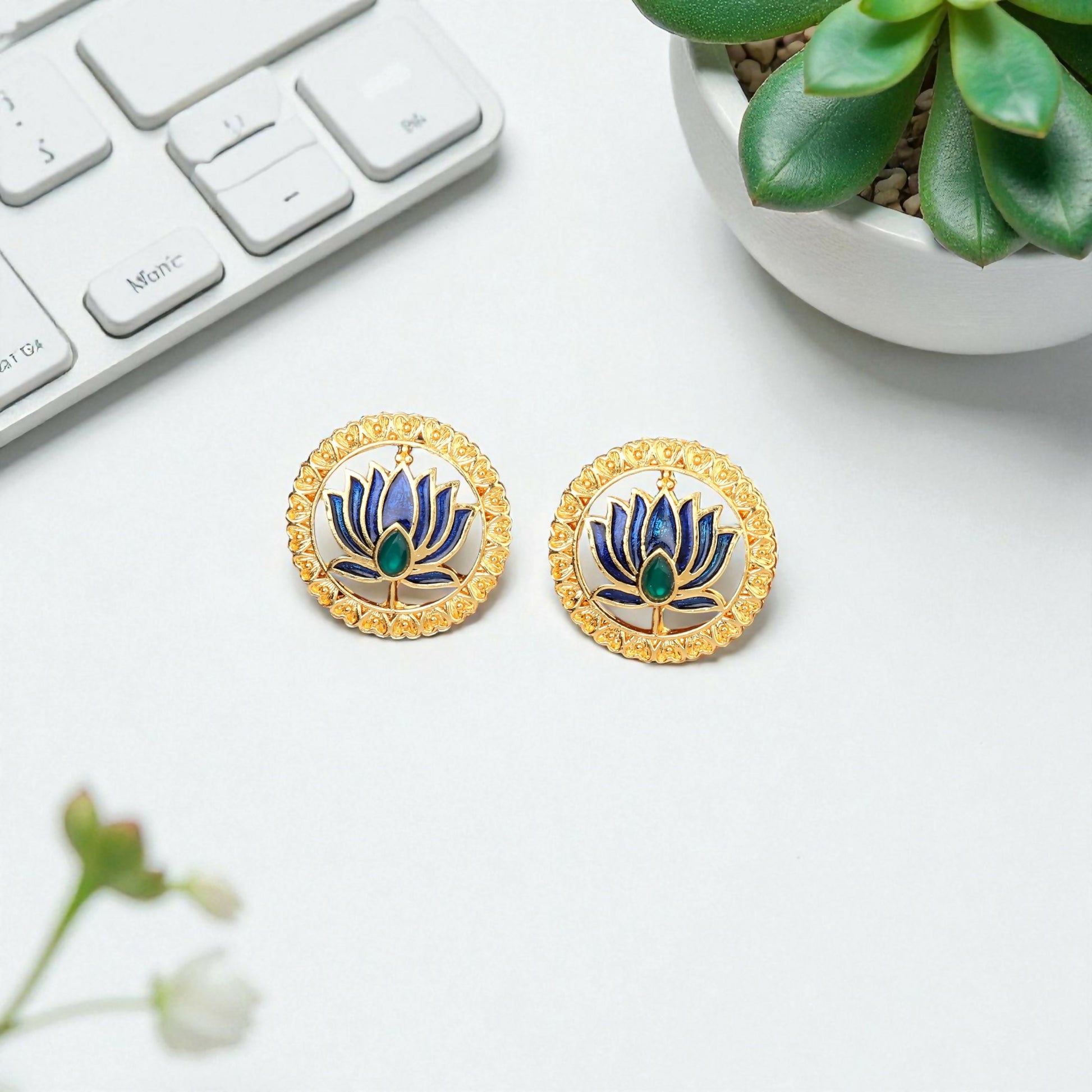 Heavy R Gold-Tone Traditional Filigree Choker Set