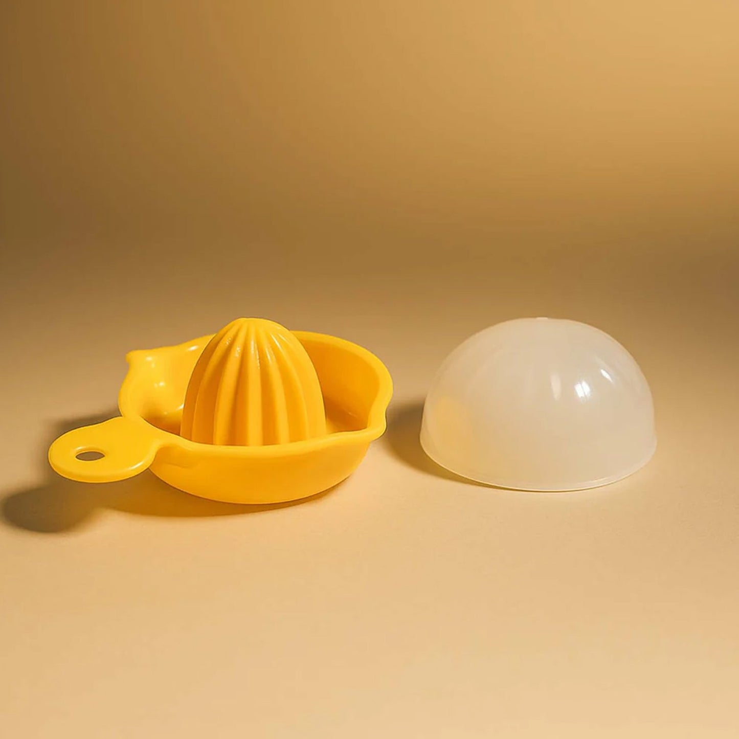 Yellow Hand Operated Citrus Juicer Manual Lemon Orange Squeezer for Home (1 Pc)