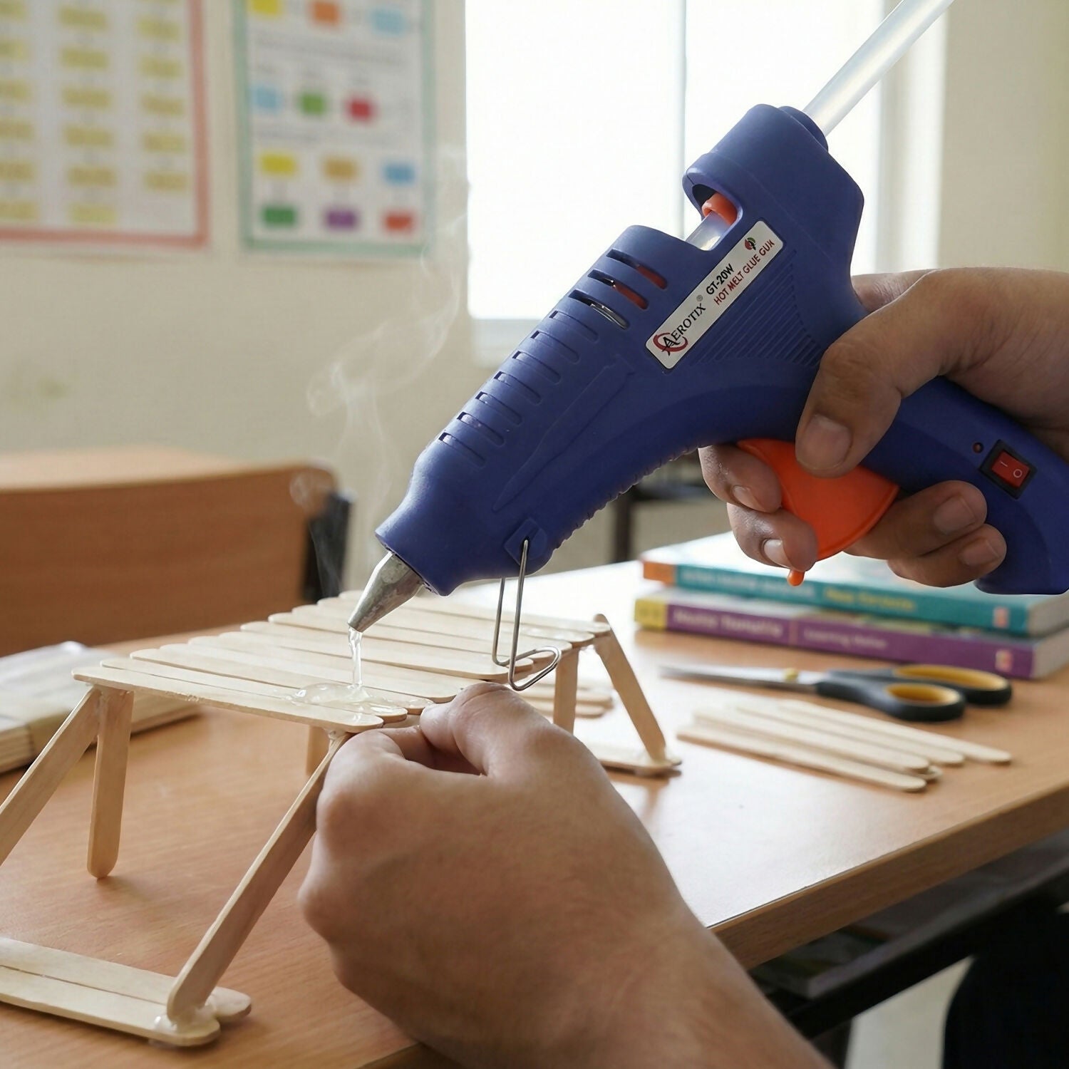 Glue gun heating indicator light on