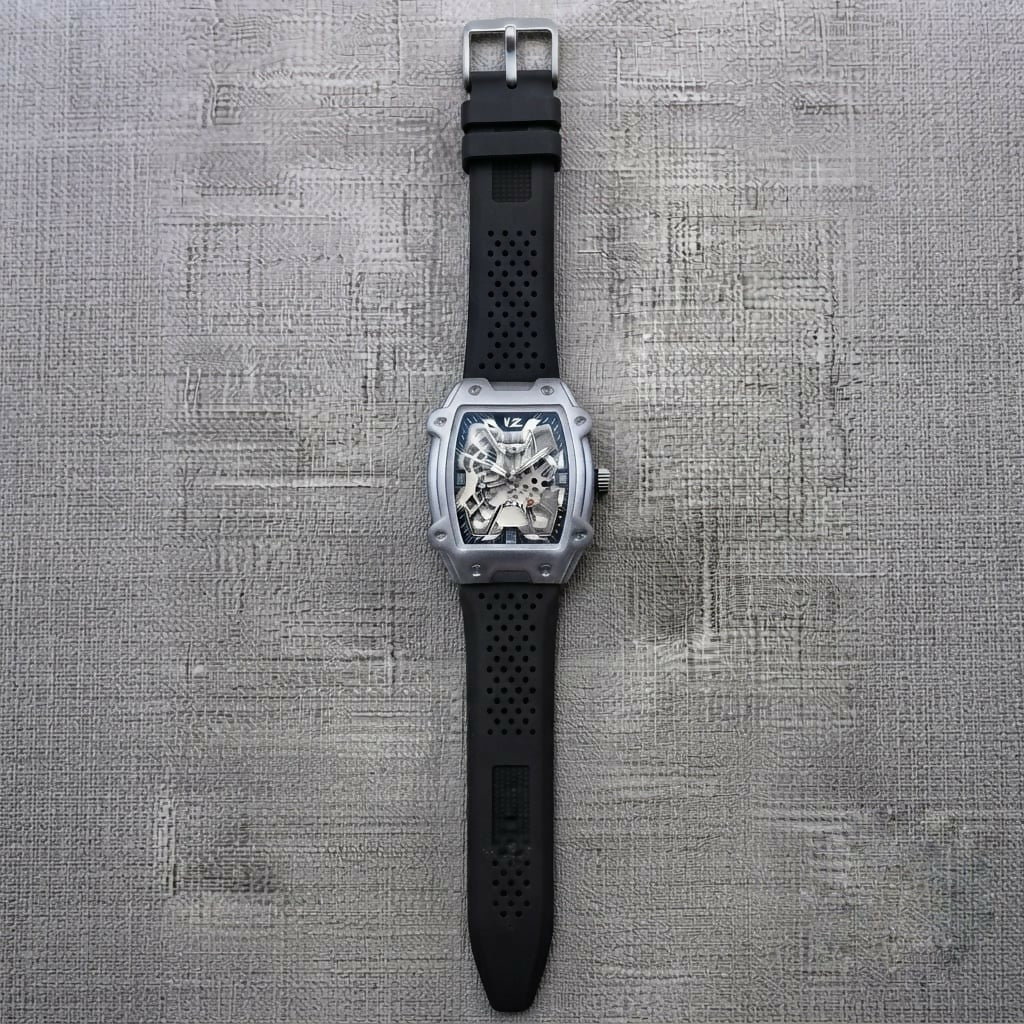 Premium Silver Dial Men's Watch With Silicone Strap For Trendy Casual Style
