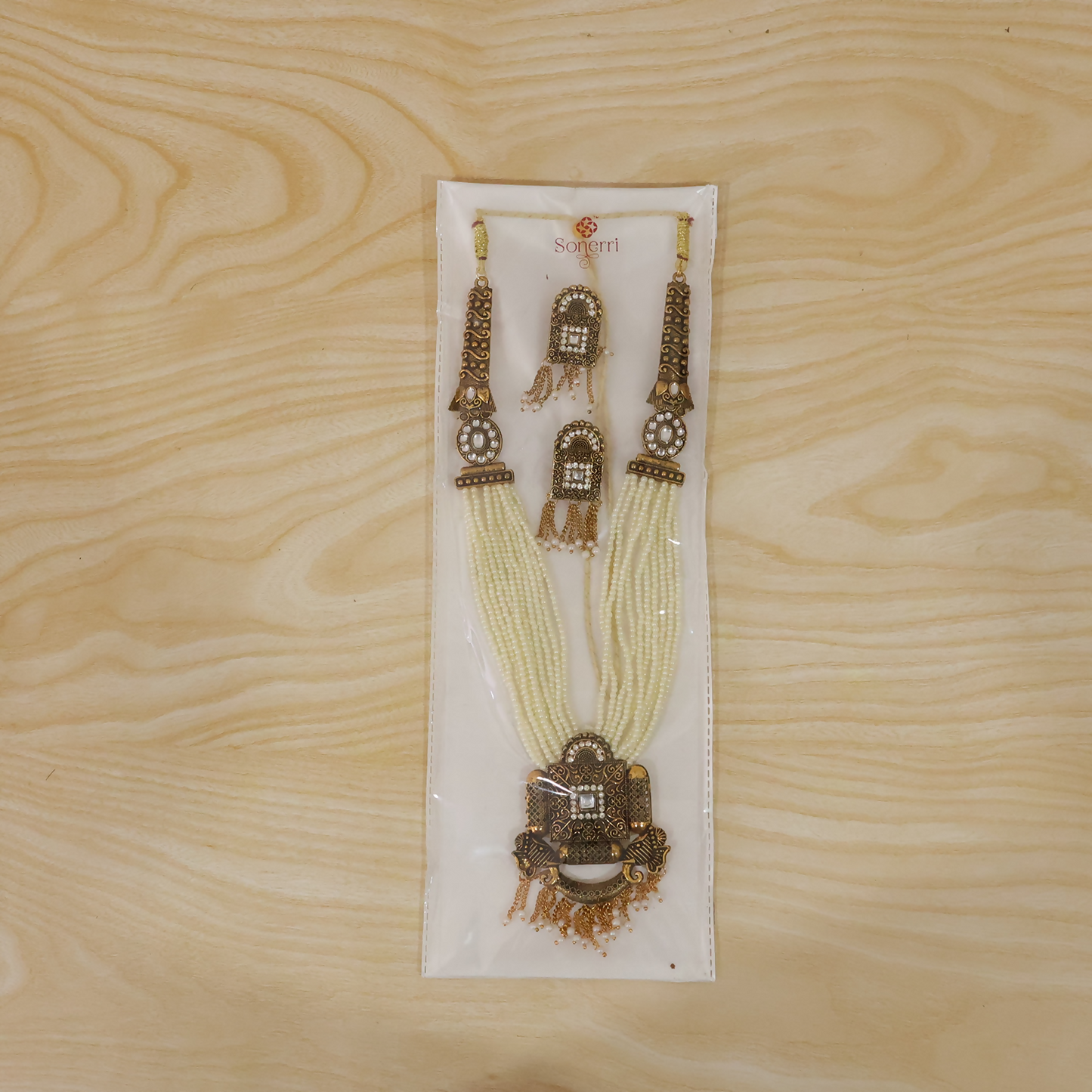 Complete royal gold and pearl necklace set