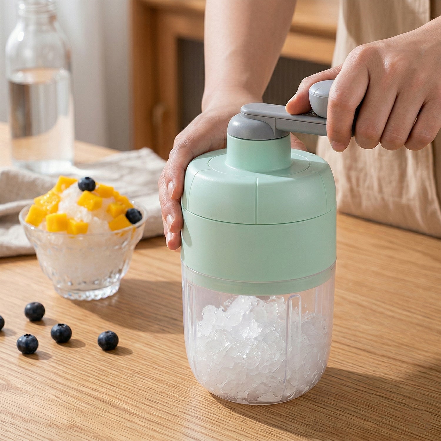 Manual Ice Crusher with transparent container