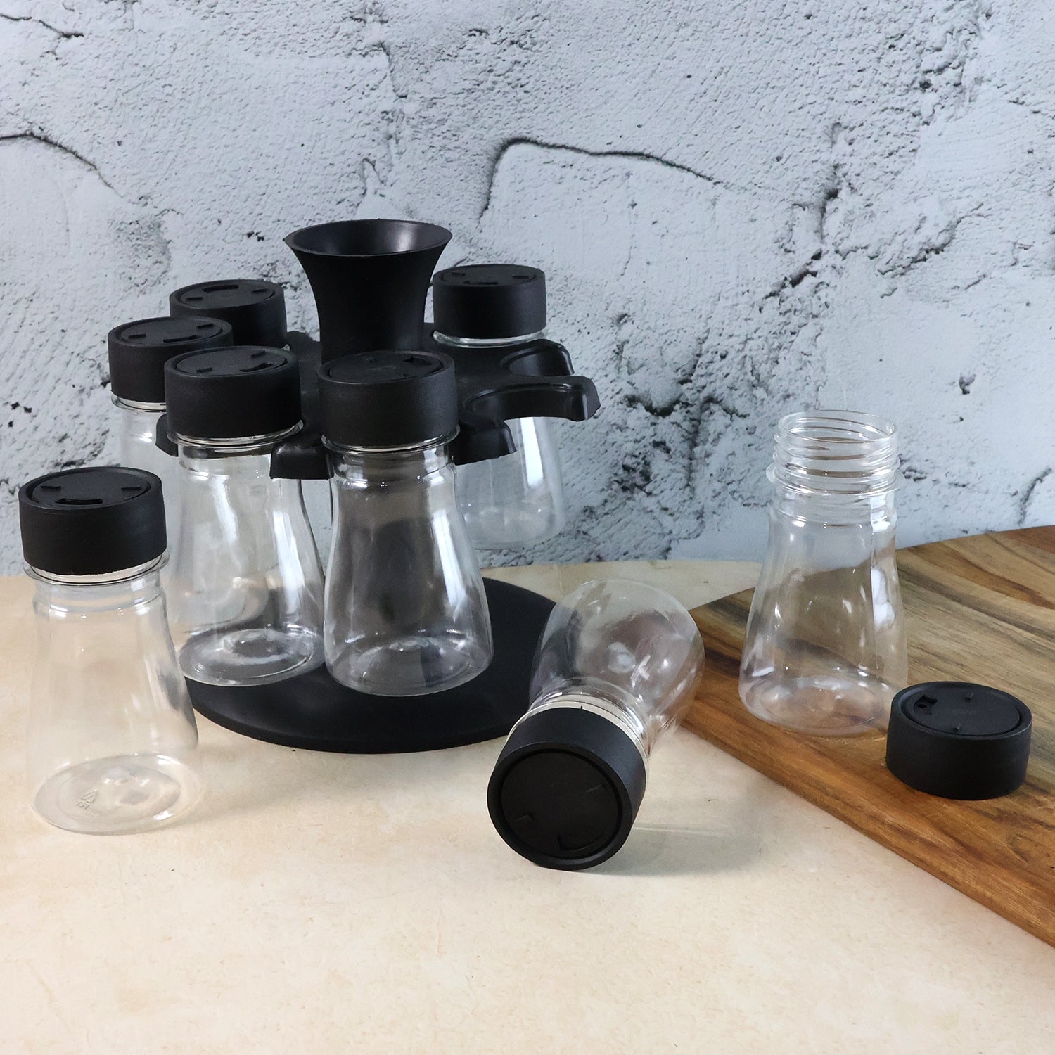 Kitchen spice set with rotating design for convenience