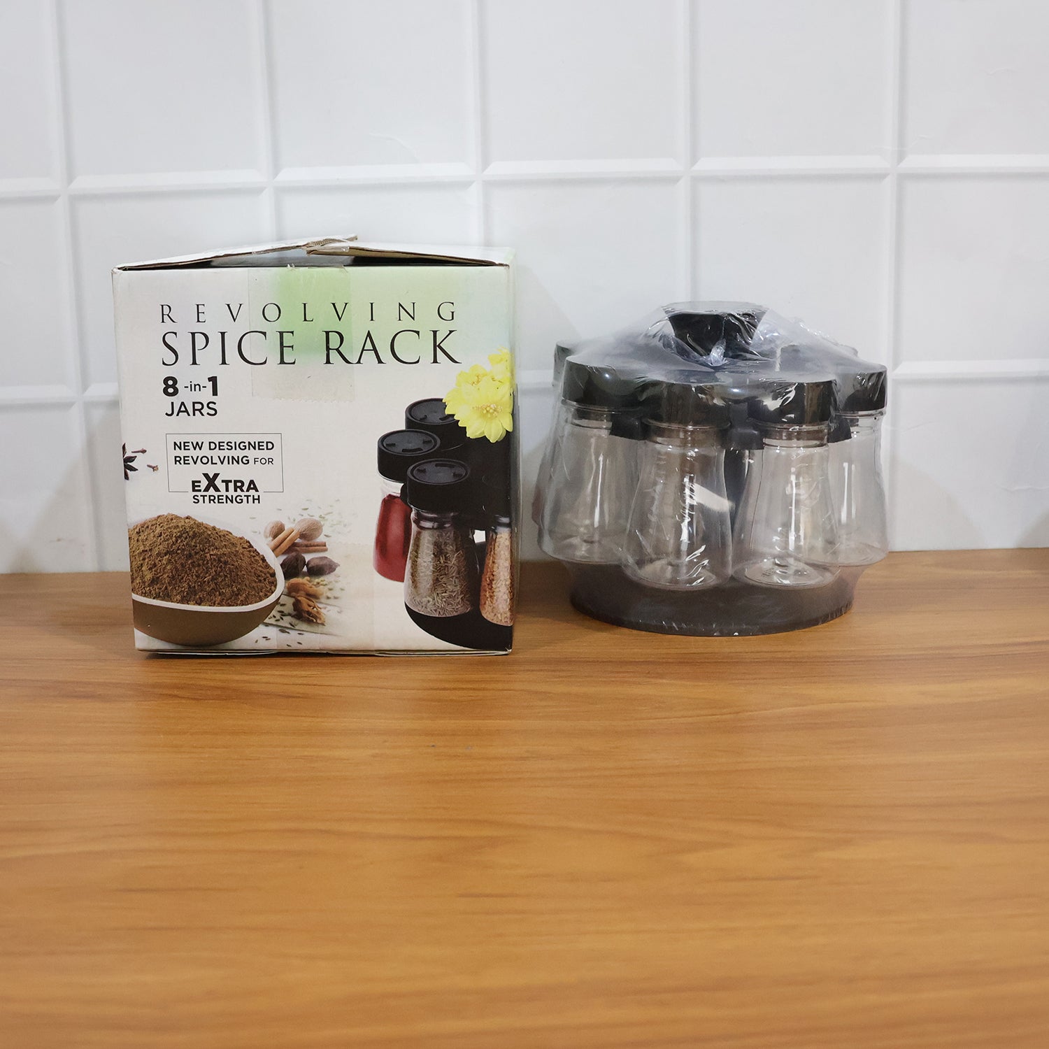 Space-saving rotating spice holder for daily use