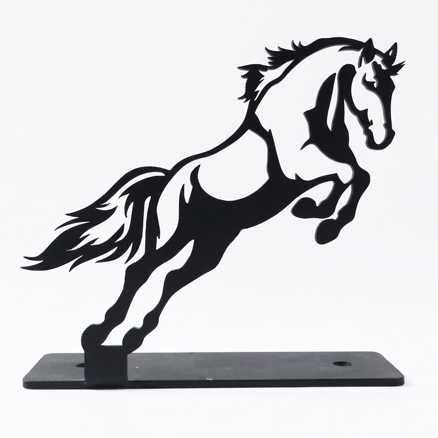 elegant horse figurine sculpture