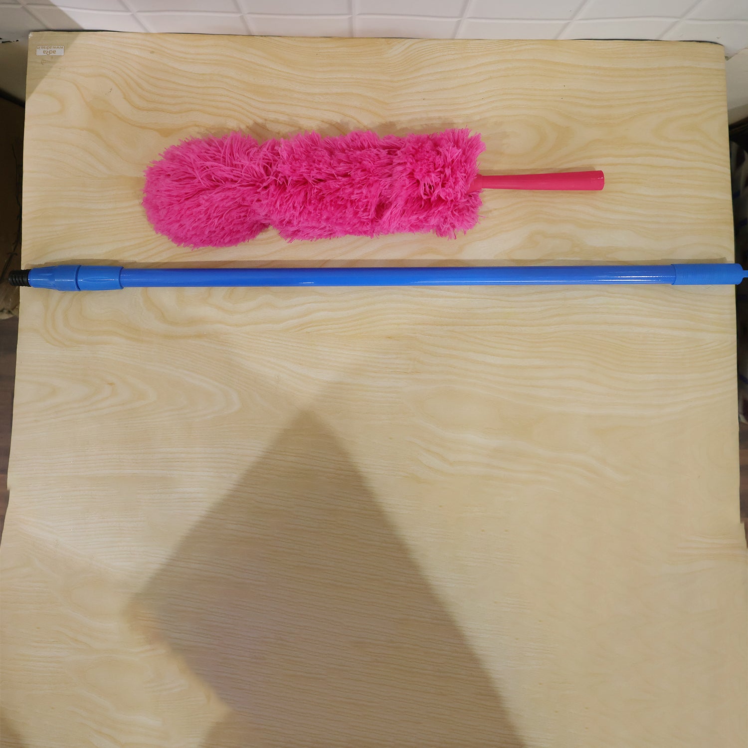 Adjustable Dust Brush – Extendable Handle, Microfiber Head | Garth
