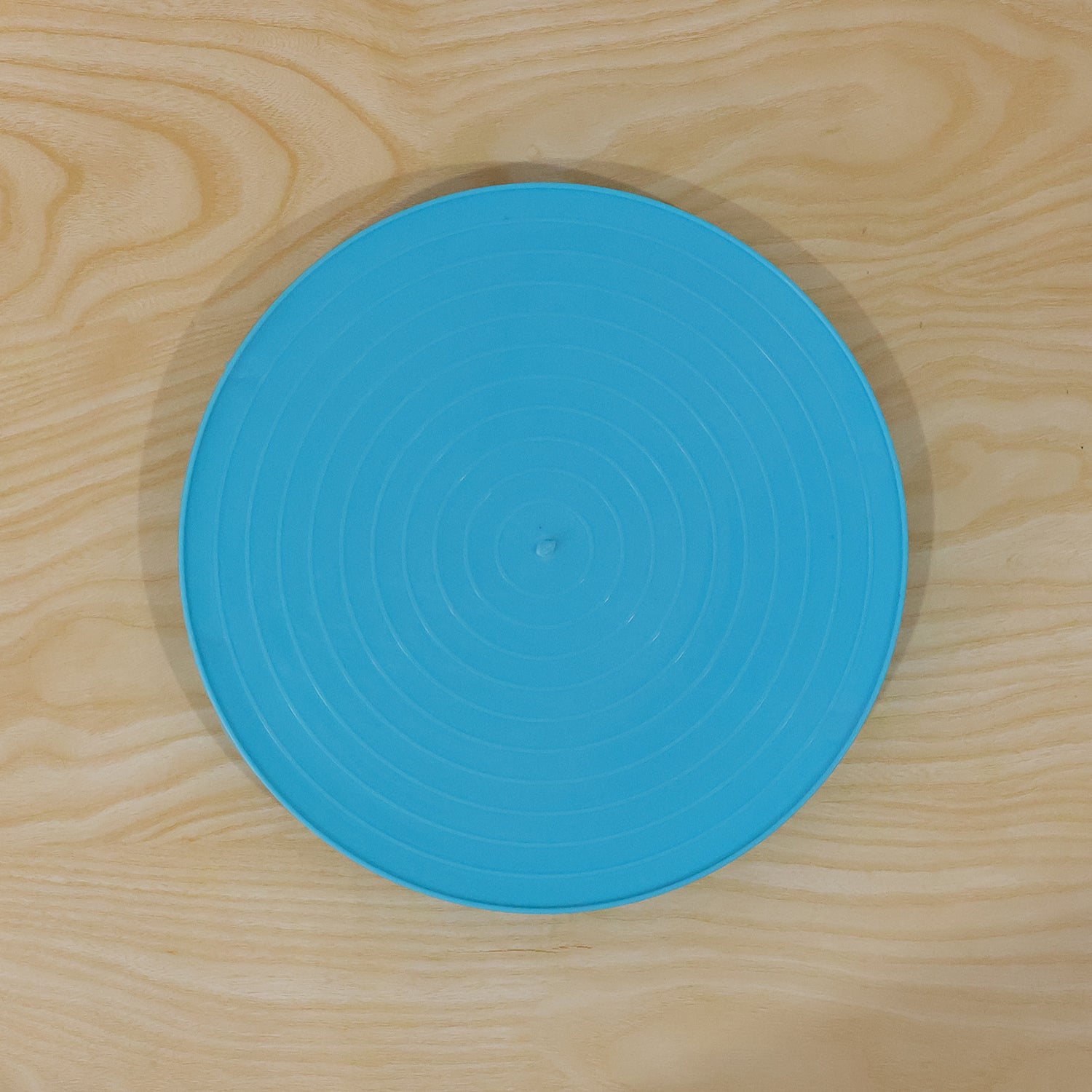 Non-Slip Plastic Serving Tray with Stand for Microwave Use