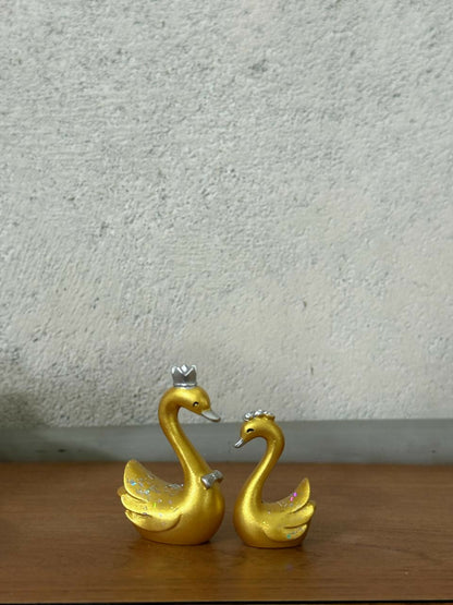 Royal Golden Swan Couple Showpiece – Romantic Home & Gift Decor