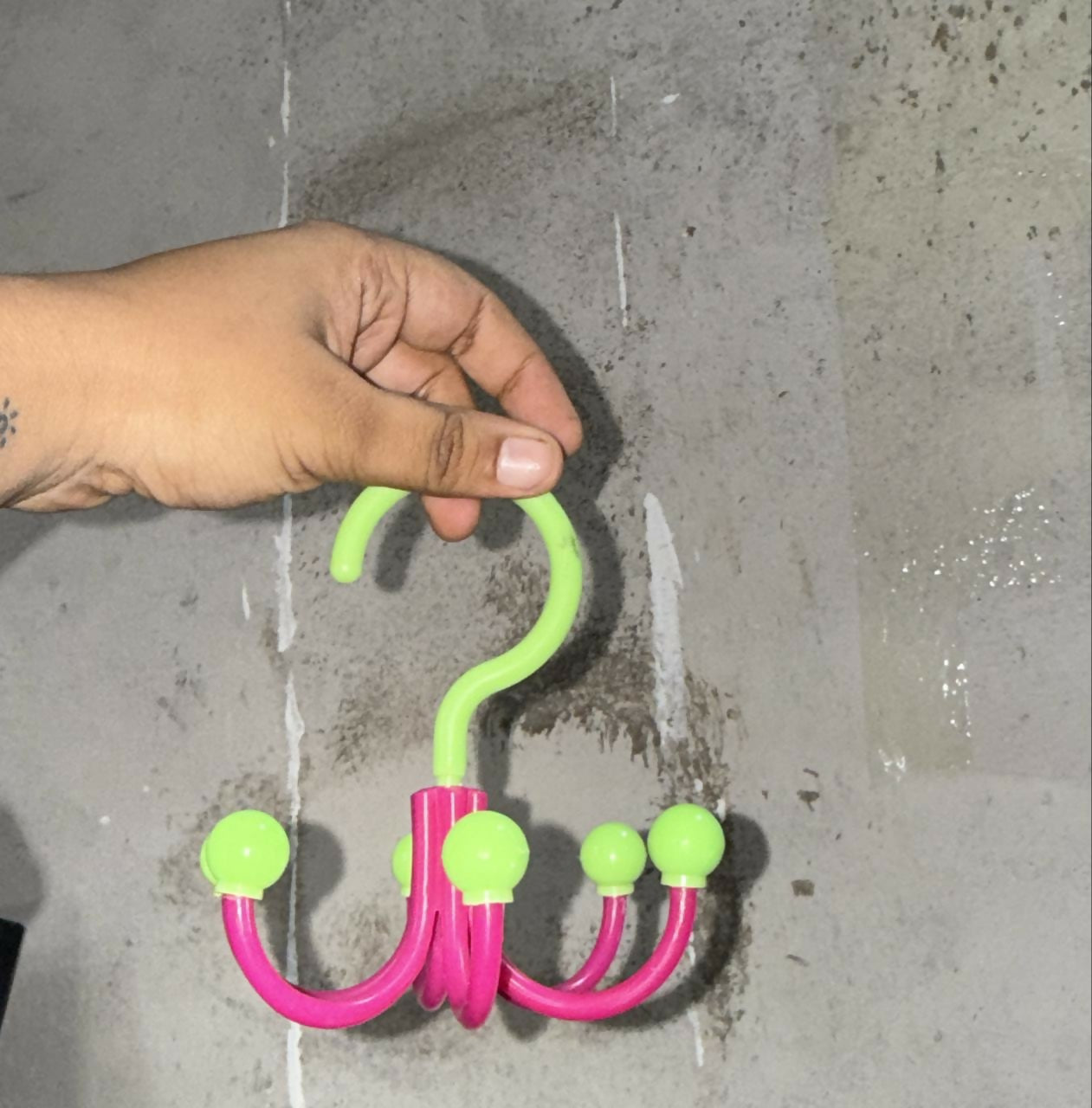 Over Door Multi Hook Organizer for Keys, Caps & Accessories