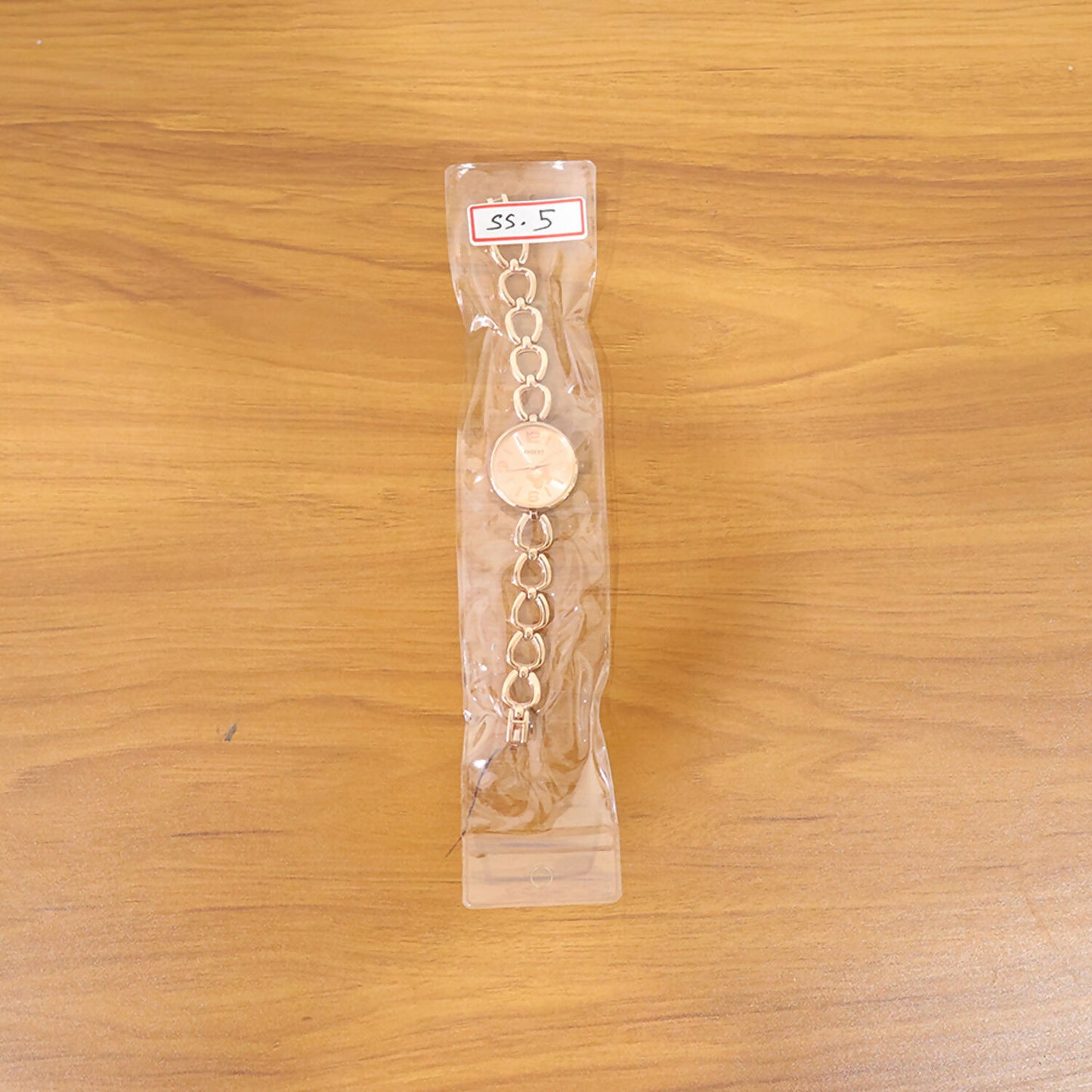 Elegant Rose Gold Chain Strap Women’s Wrist Watch with Butterfly Dial Design