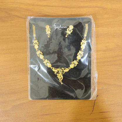 Elegant Gold Floral Necklace Set with Designer Pendant