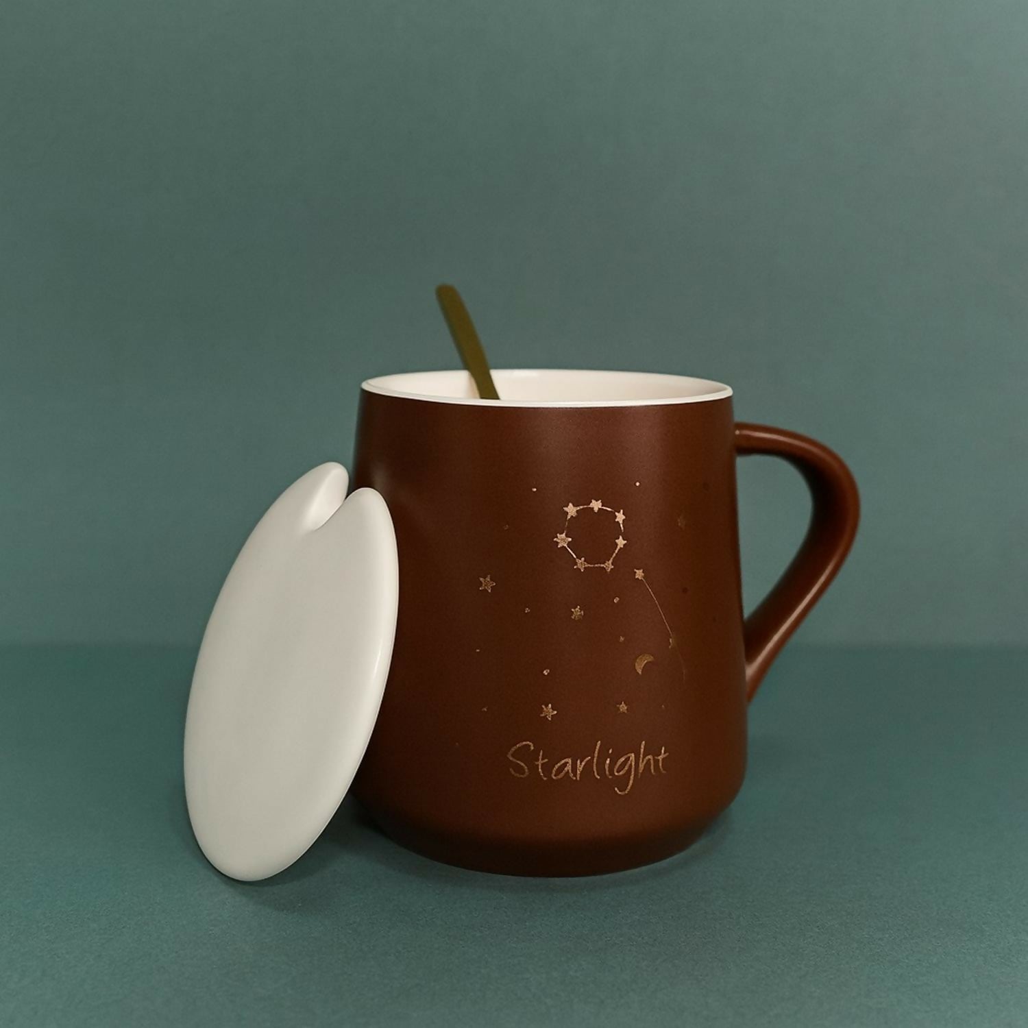 Premium Galaxy Theme Ceramic Coffee Mug With Lid & Spoon | Heat-Resistant Matte Finish Tea Cup | Cute Astronaut & Stars Design Office & Home Use Milk Mug | Leak-Resistant Lid | Pack of 1 Gift Mug for Men Women Kids