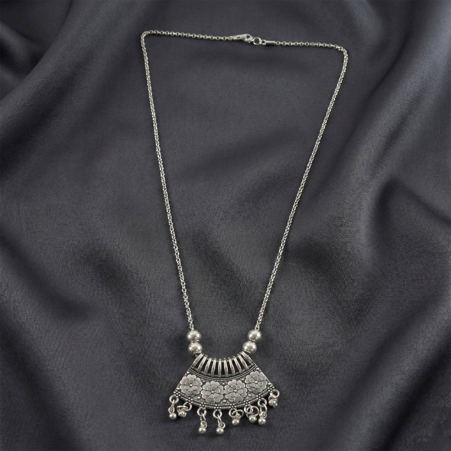 Oxidised Silver Finish Floral Chandelier Pendant Necklace (1 Pc)