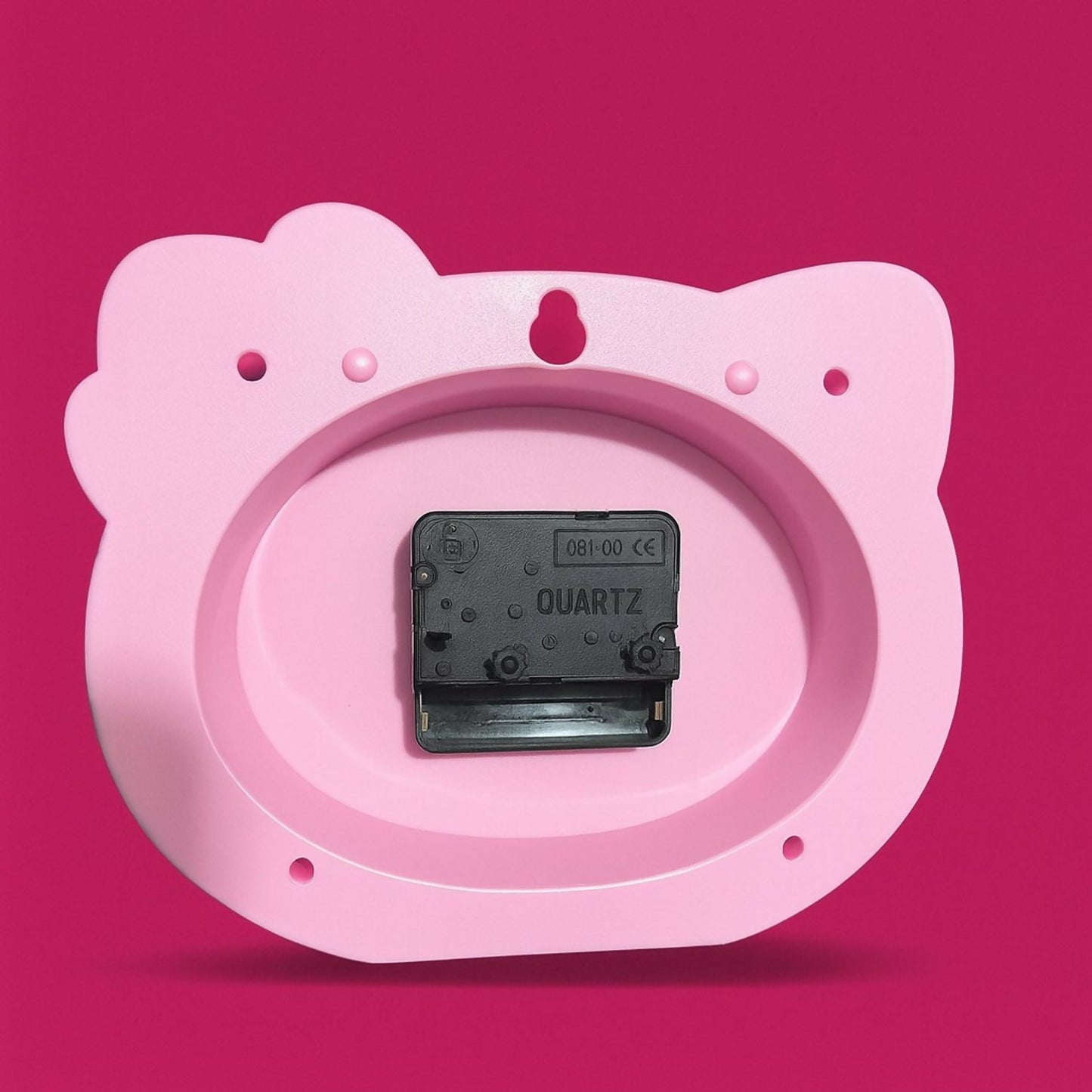 Cute Piggy Design Pink Table Clock with Bow – Cartoon Style Analog Quartz Alarm Clock for Kids Room, Bedroom & Home Decor, Silent Movement Study Desk Clock (Plastic, Battery Operated)