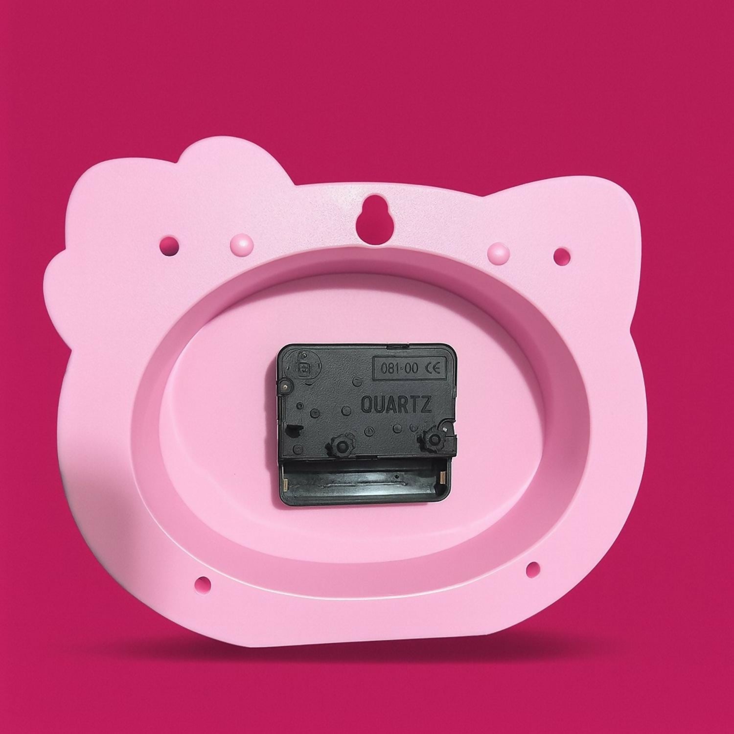 Cute Piggy Design Pink Table Clock with Bow – Cartoon Style Analog Quartz Alarm Clock for Kids Room, Bedroom & Home Decor, Silent Movement Study Desk Clock (Plastic, Battery Operated)