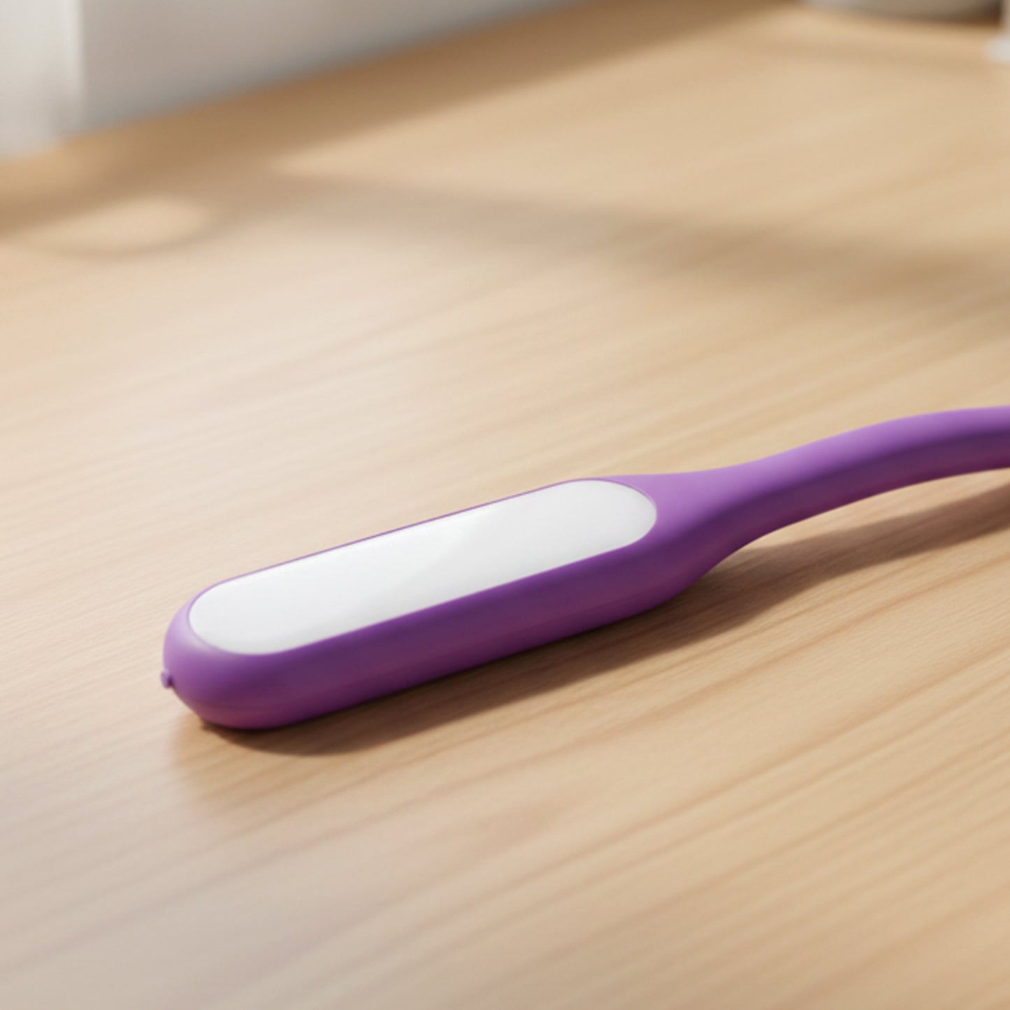 Side view of portable USB LED reading light
