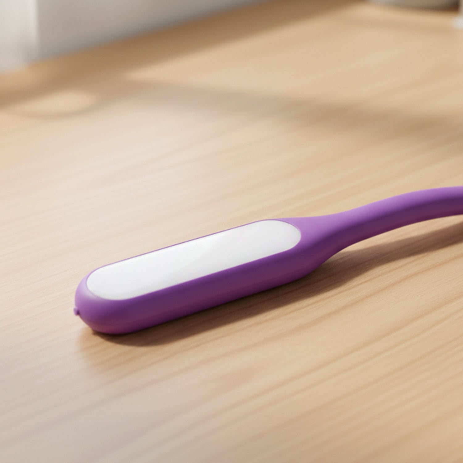 Side view of portable USB LED reading light