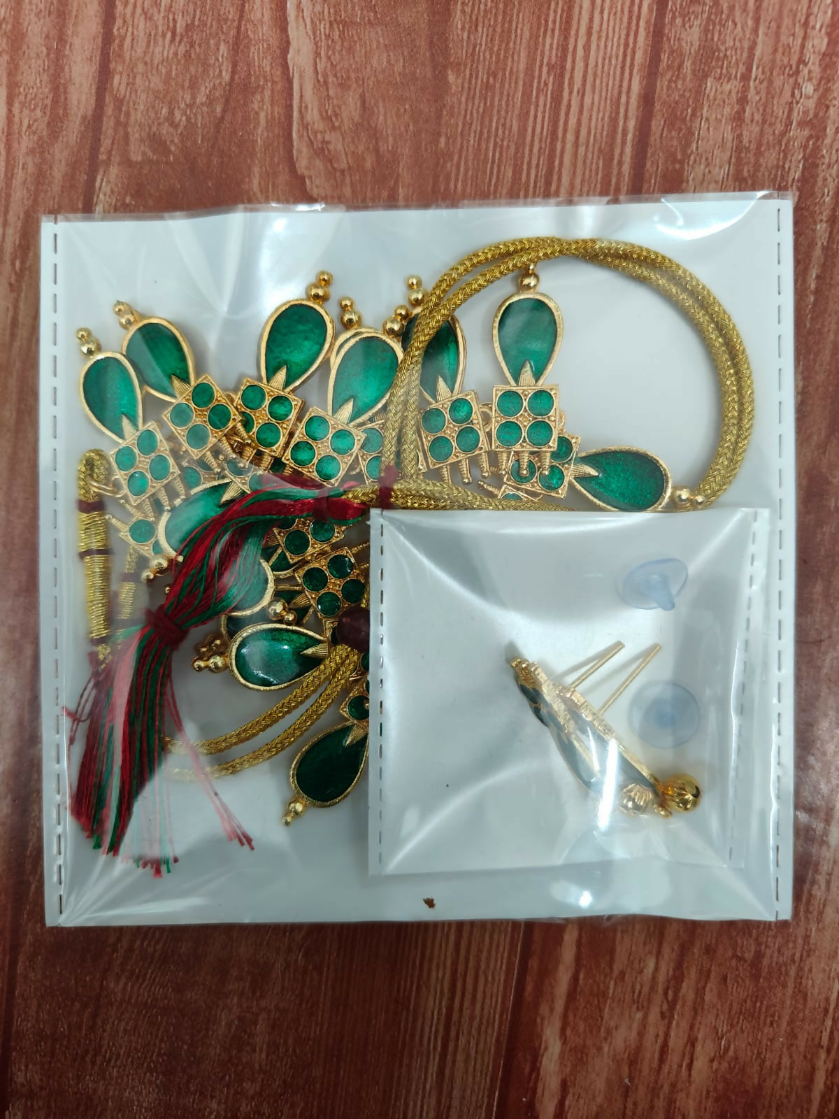 Rose Gold-Tone Bright Green Enamel Leaf Choker with Pearl Drops (Style A)