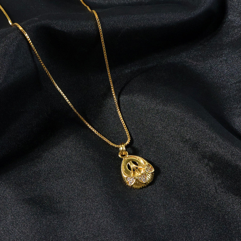 Elegant Gold-Tone Pendant Necklace with Leaf-Inspired Crystal Detailing