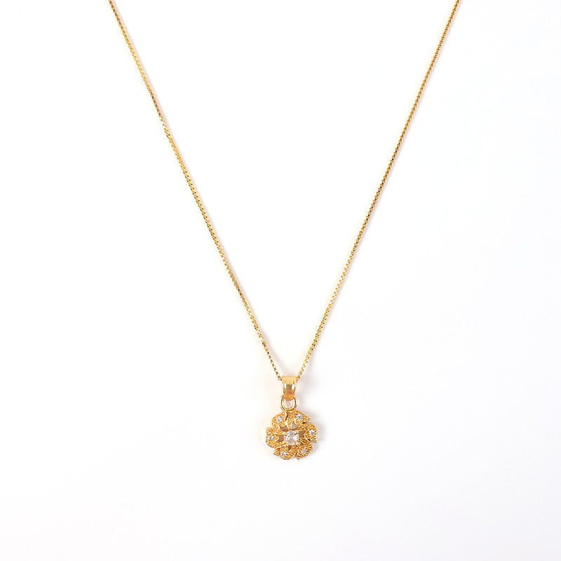 Elegant Floral Pendant Necklace with Sparkling Crystal Accents