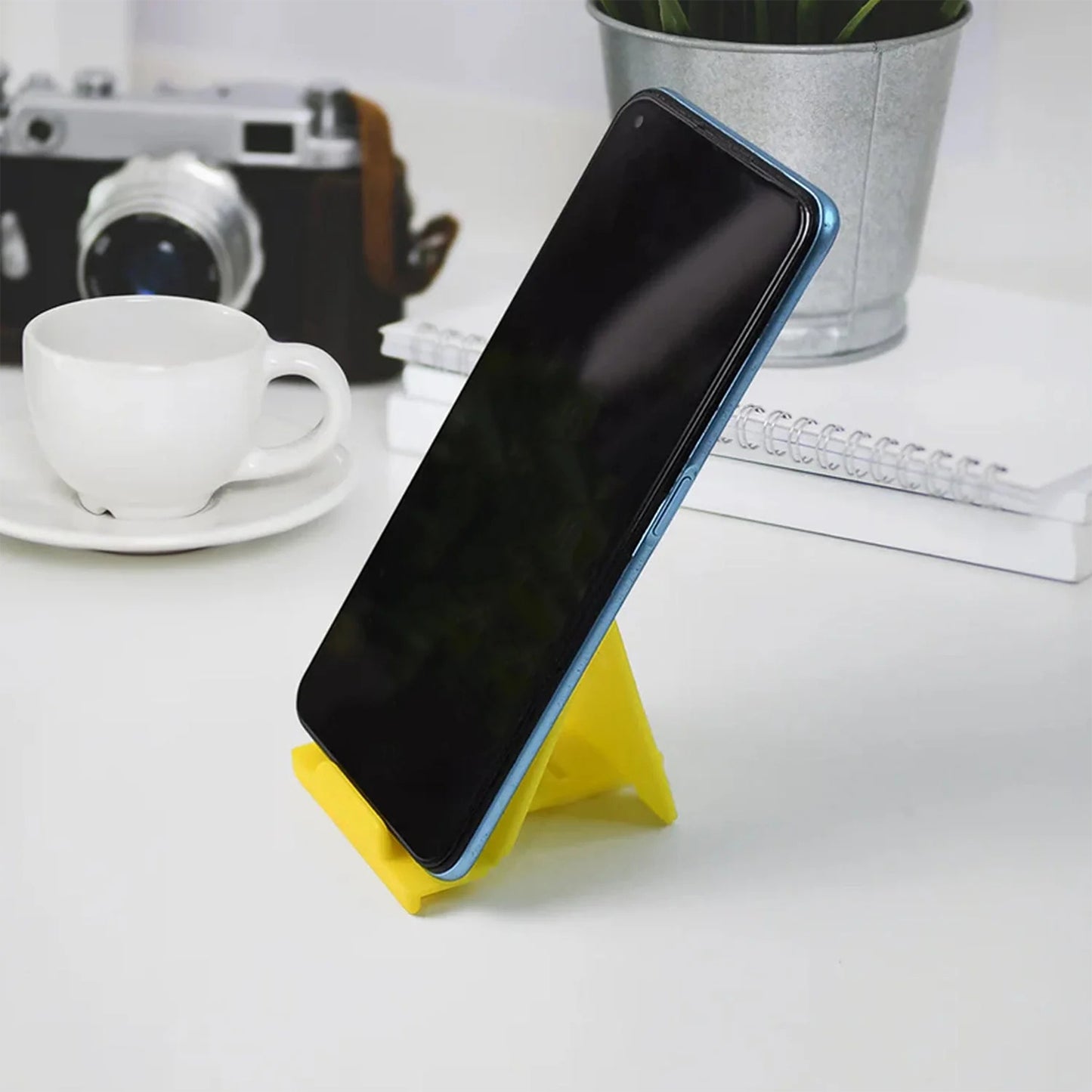 Durable Plastic Mobile Phone Stand with Angled Support (1 Pc / Mix Color)