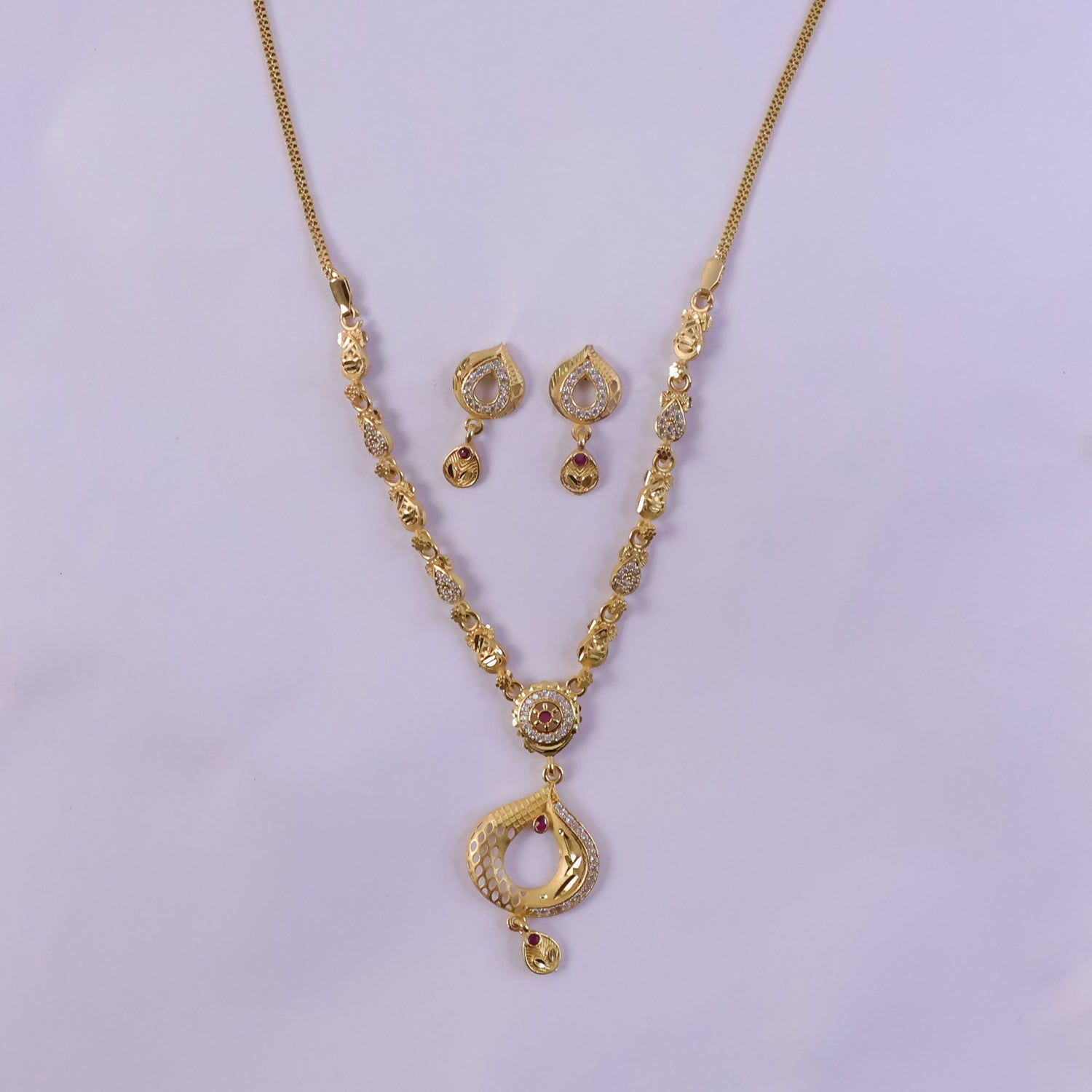 Elegant Gold-Tone Teardrop Pendant Necklace Set with Minimal Chain Design & Matching Earrings