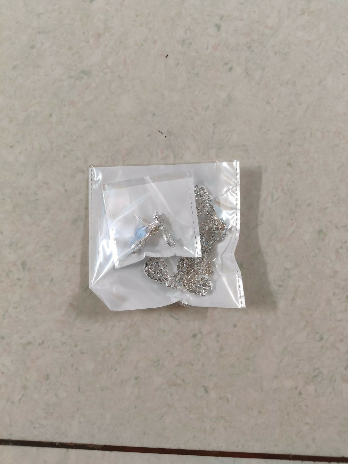 Elegant Crystal & Enamel Leaf Link Necklace Set with Pearl Drop (Multiple Colors)