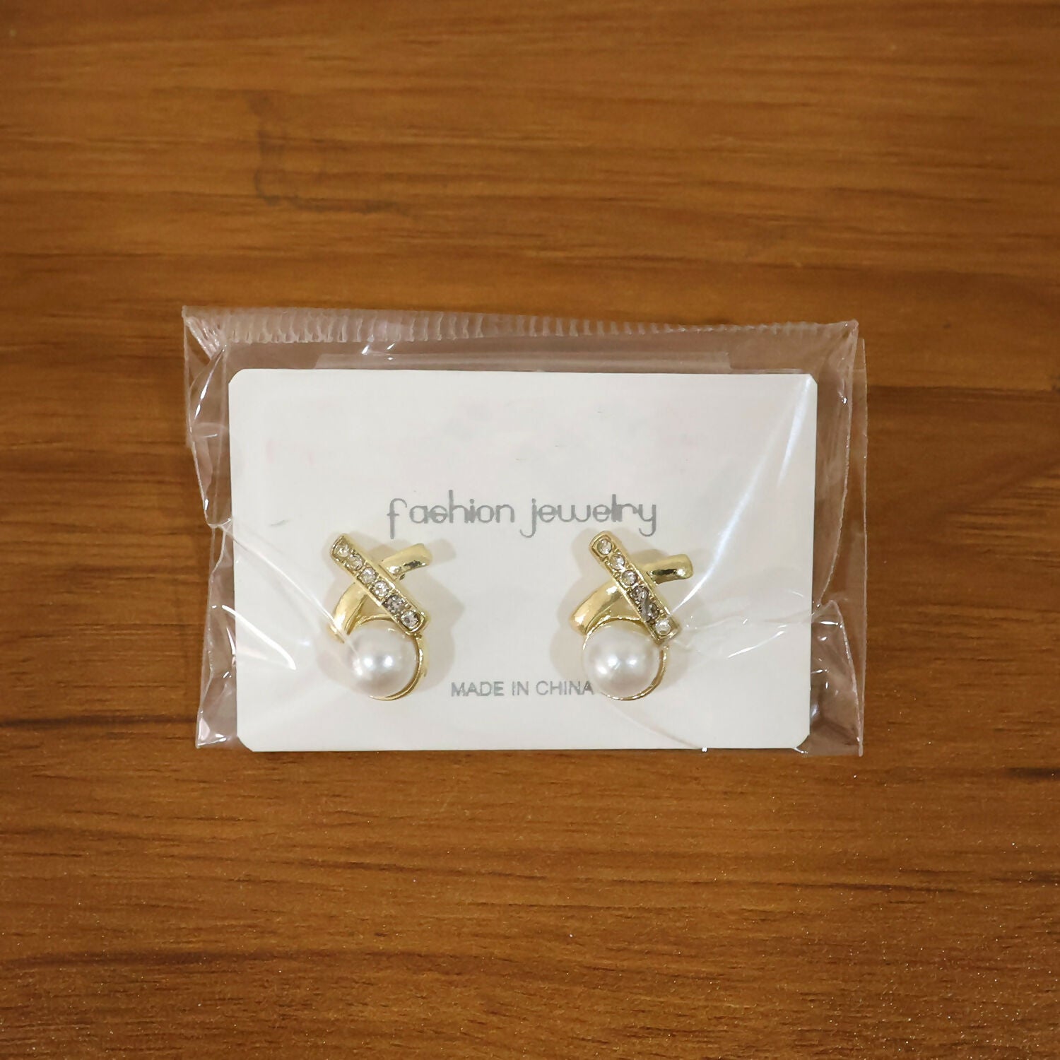 Elegant Pearl Crystal Stud Earrings for Women And Girls