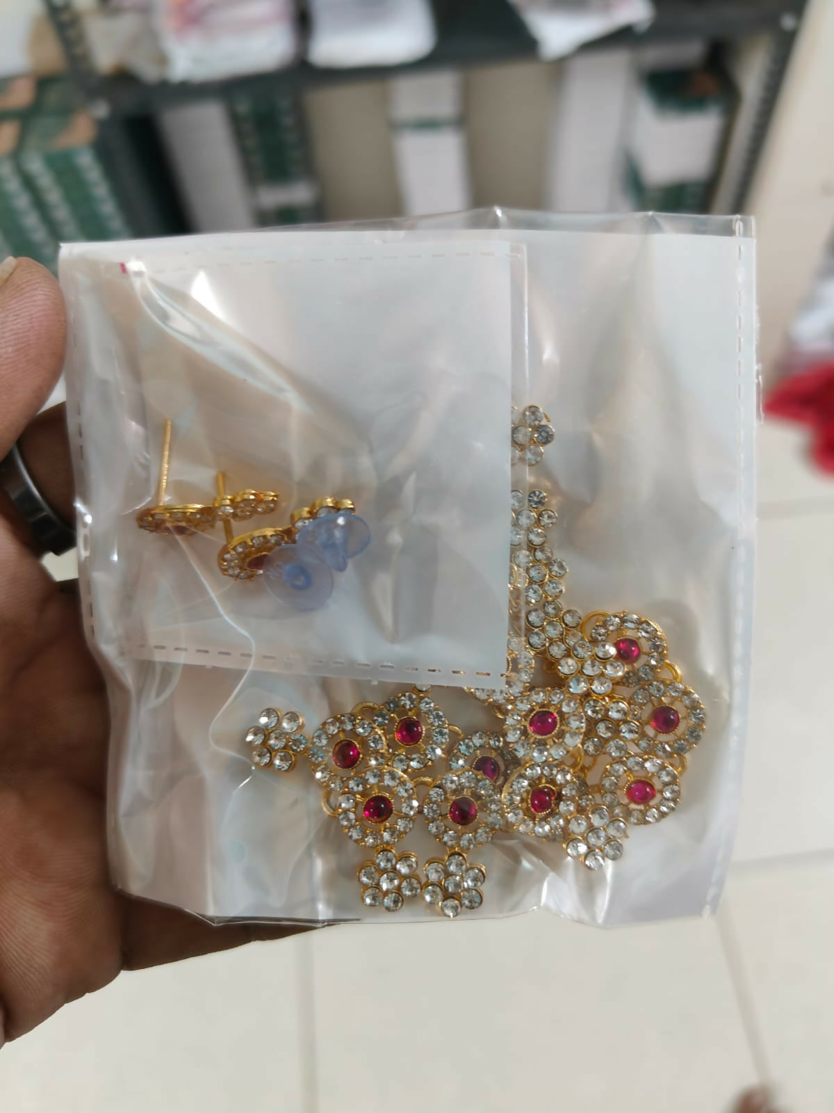 Elegant Floral Necklace & Earrings Set with Stone Accents