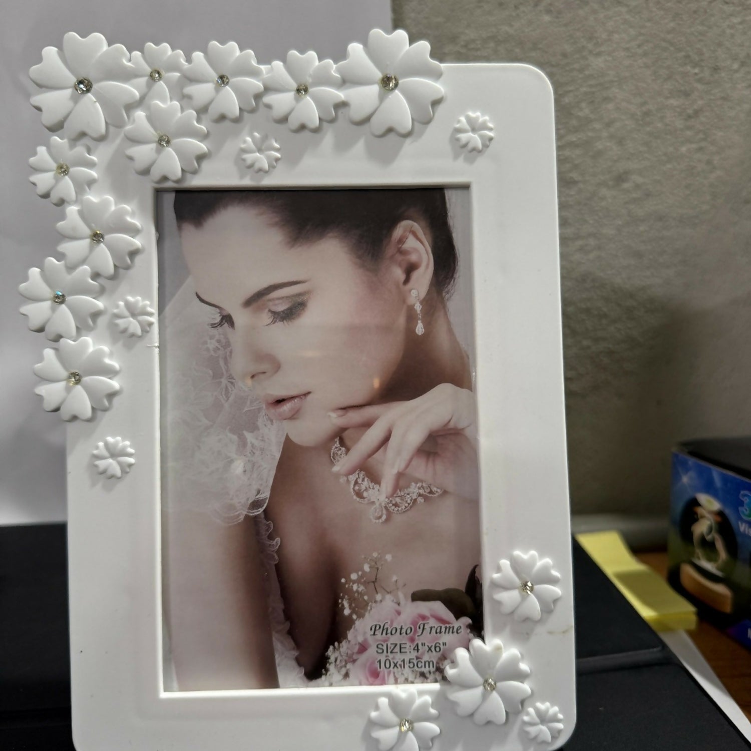 Decorative Flower Photo Frame for Home Décor, Bedroom, Living Room 4x6 Inch