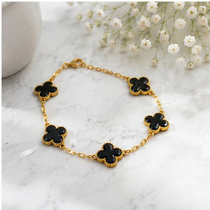 Four Leaf Clover Charm Bracelet with Delicate Chain Links and Textured Edge Detailing