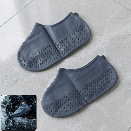 Small reusable waterproof silicone shoe covers protecting shoes