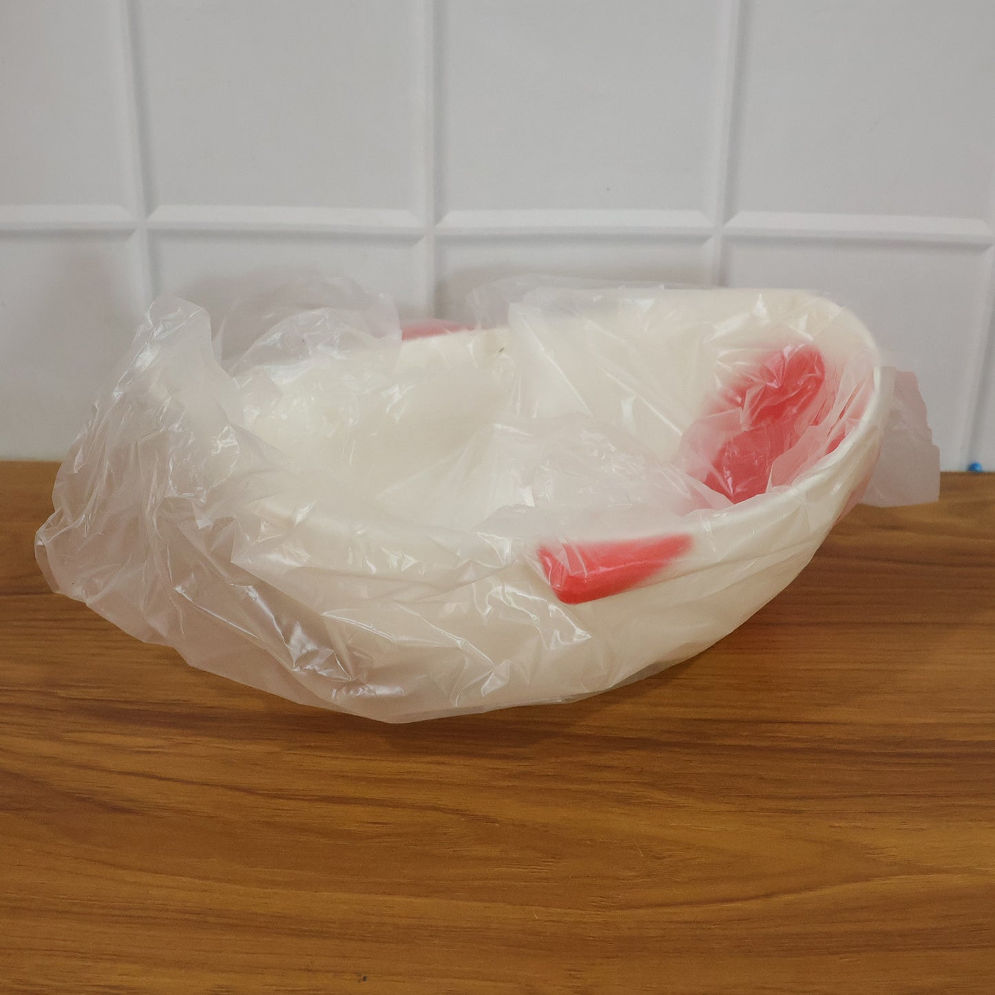 Fish-shaped rice drainer empty top view