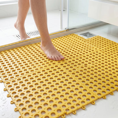 Safe, mold-resistant bathroom safety mat for wet floors