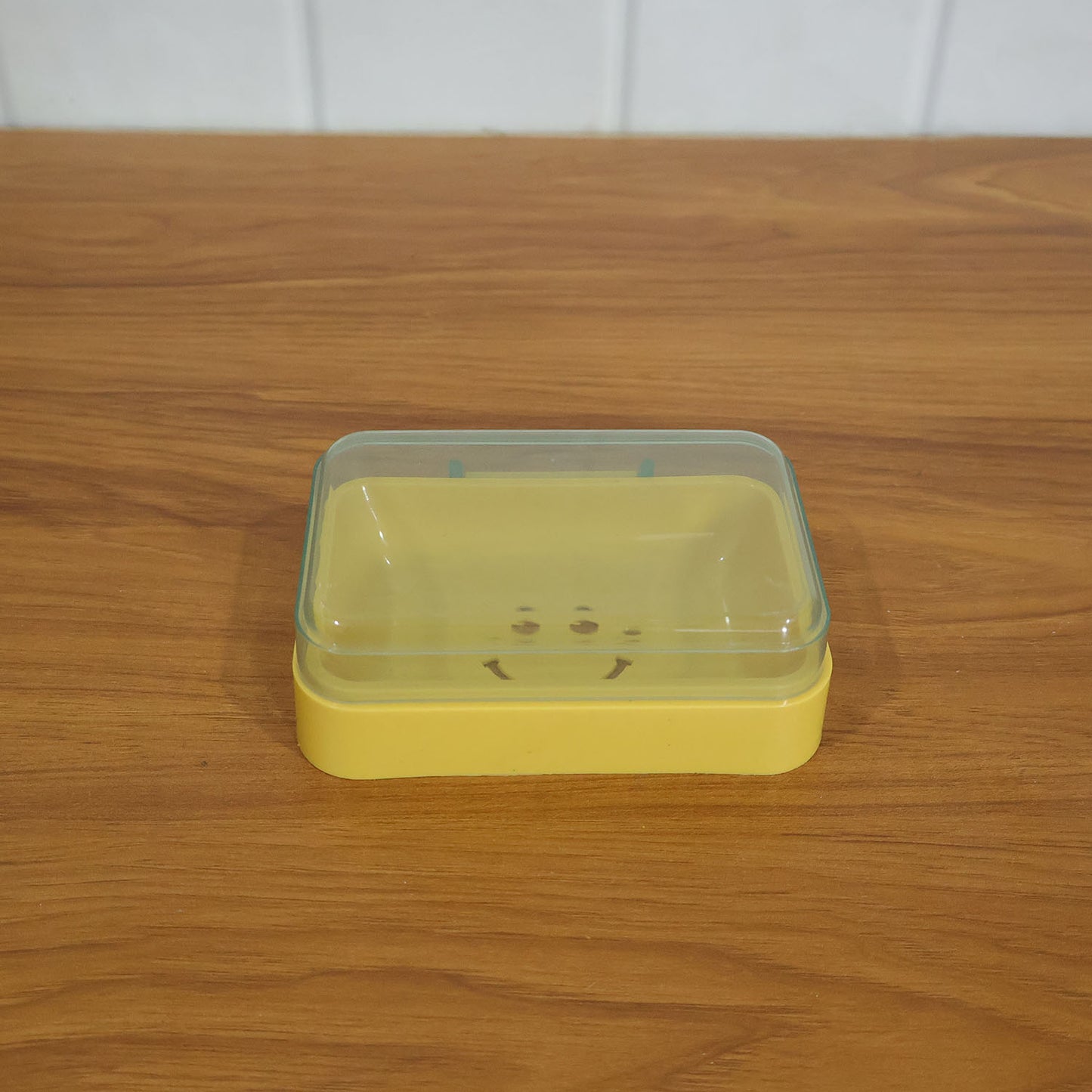 Cute Smiley Design Plastic Soap Case (1 Pc)