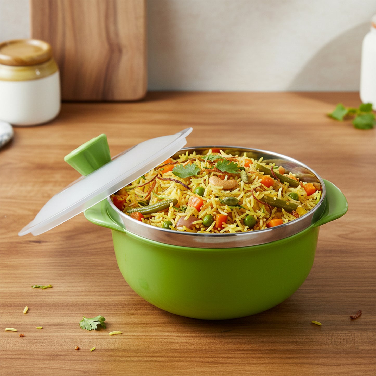Three-piece serving bowl set with fitted lids