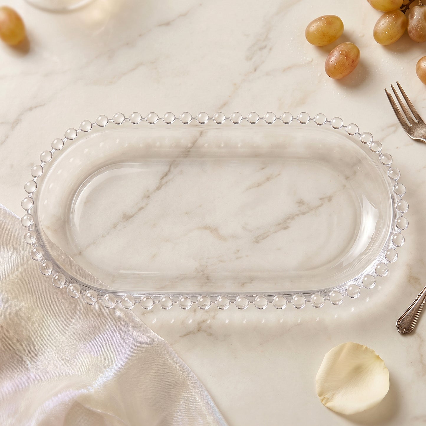 Transparent Glass Serving Tray 9 Inch Oval Beaded Edge Platter for Snacks (1 Pc)