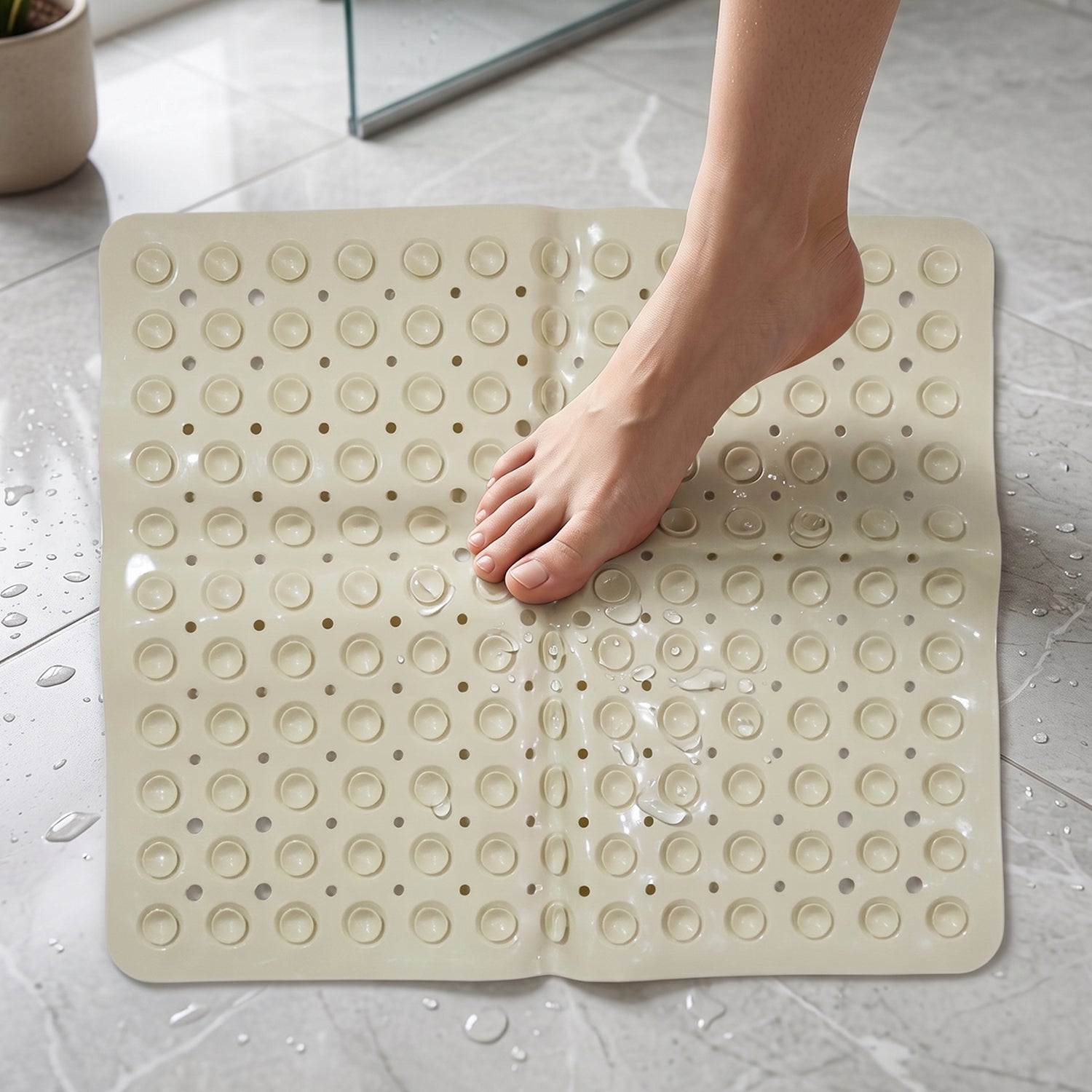 shower mat with strong grip suction cups