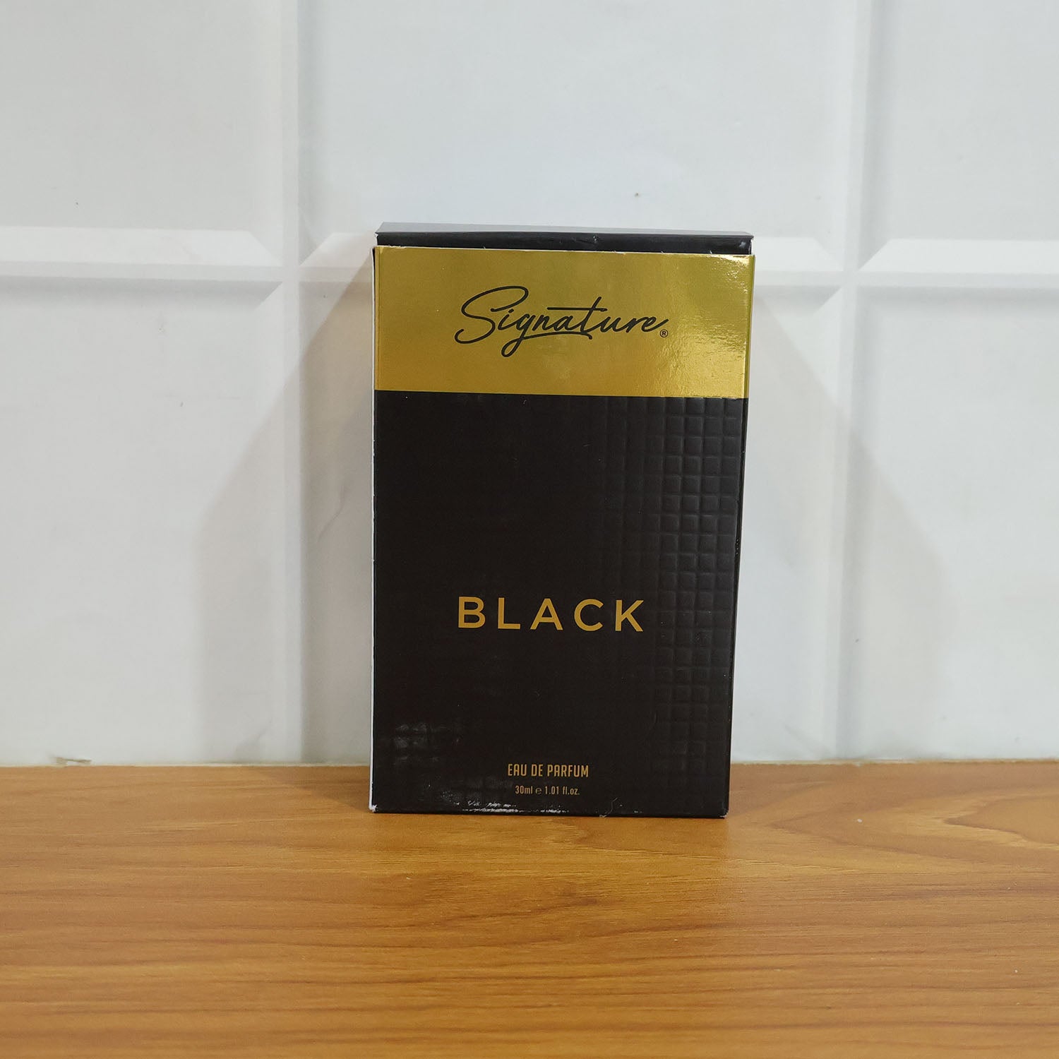 compact 30 ml black perfume bottle