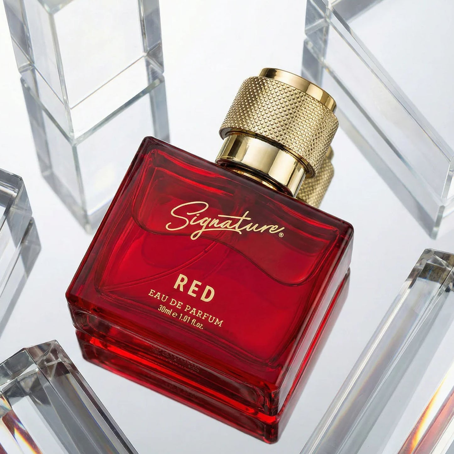 Signature premium red perfume spray bottle