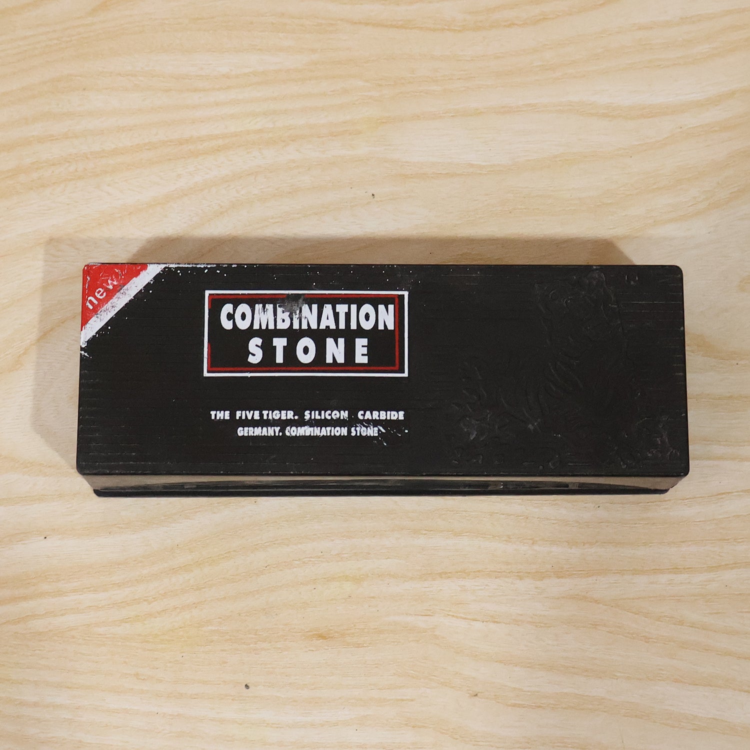 Durable combination sharpening stone for kitchen and workshop