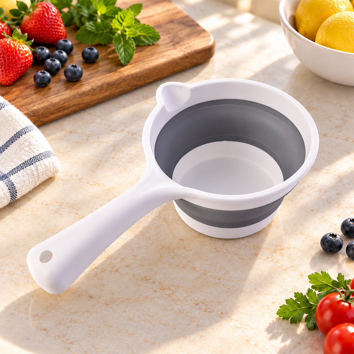Collapsible Water Scoop with Long Handle and Pouring Spout (1 Pc, 16.5x27 Cm)