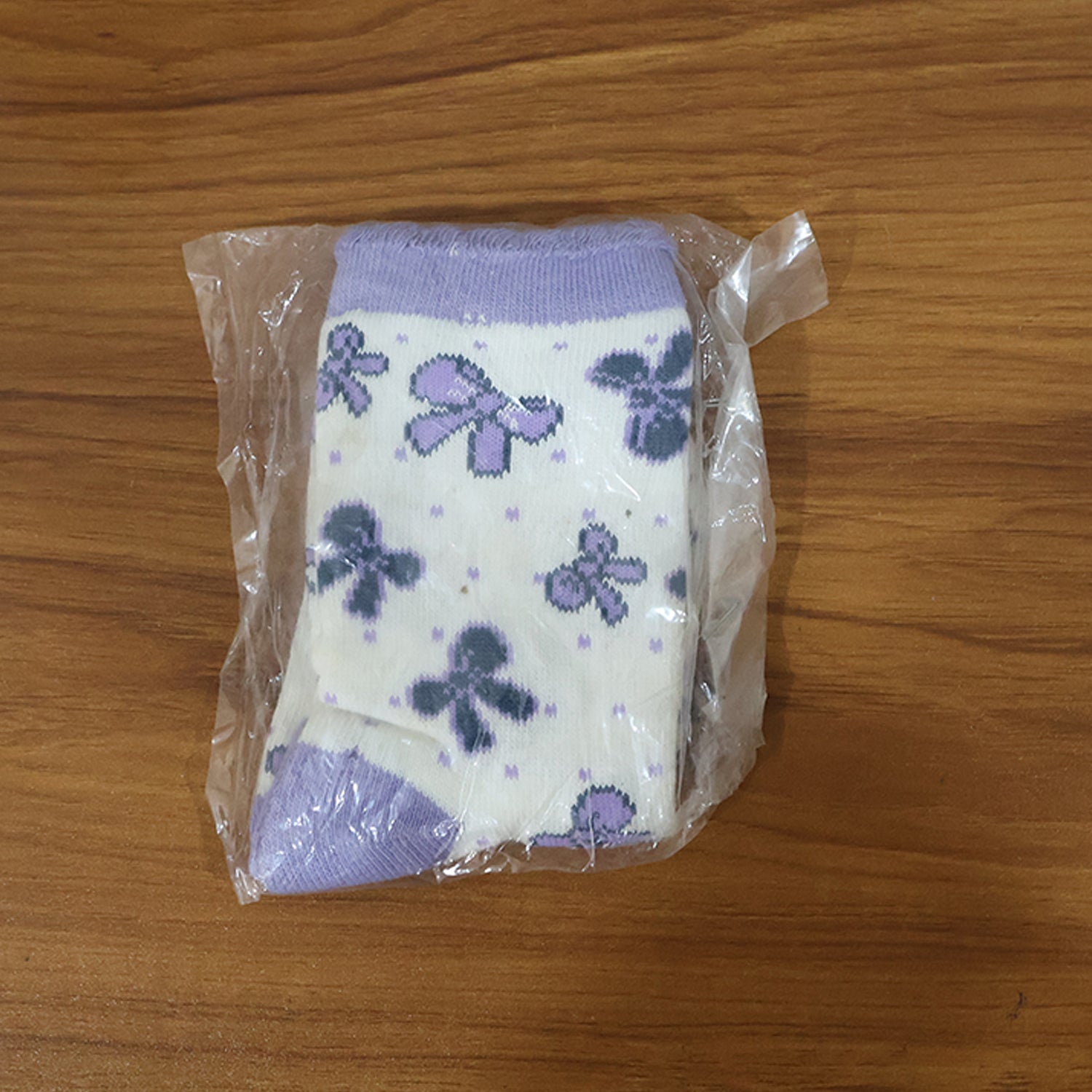 Premium Soft Light Socks (1 Pair / Medium)