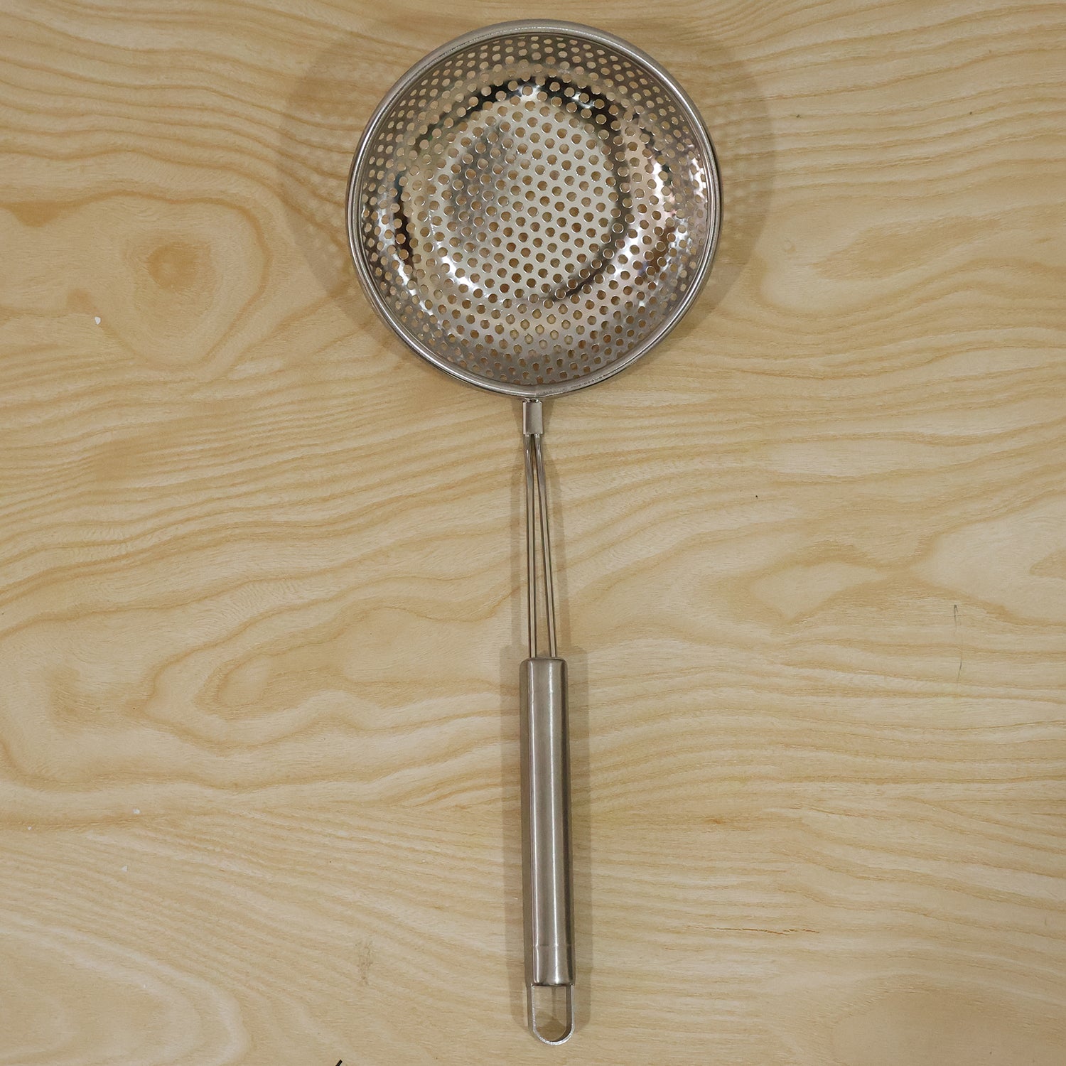 Live photo of stainless steel frying strainer skimmer