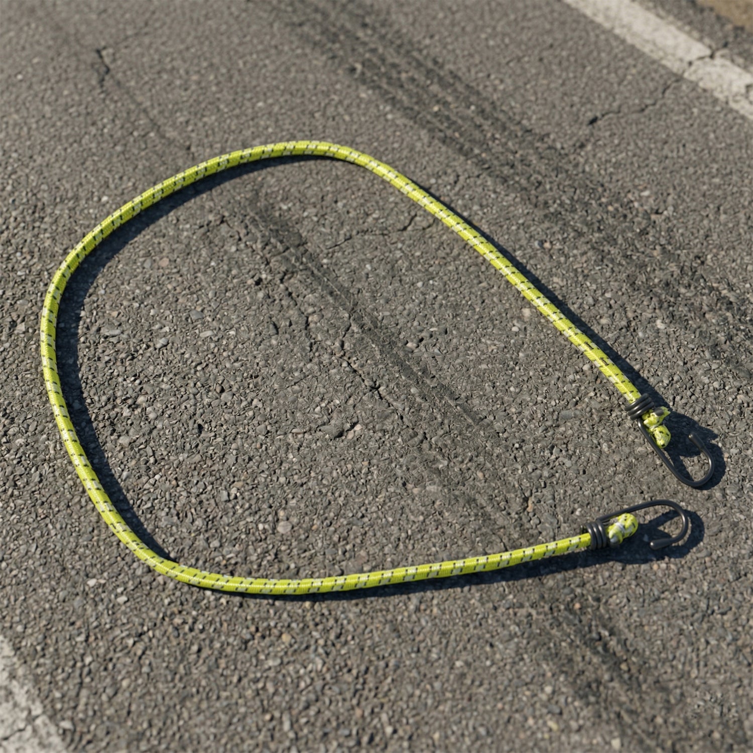 Elastic tie down rope with hooks