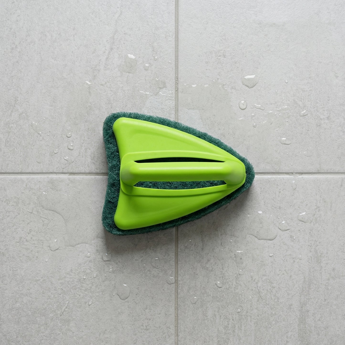 Brush handle designed for easy grip