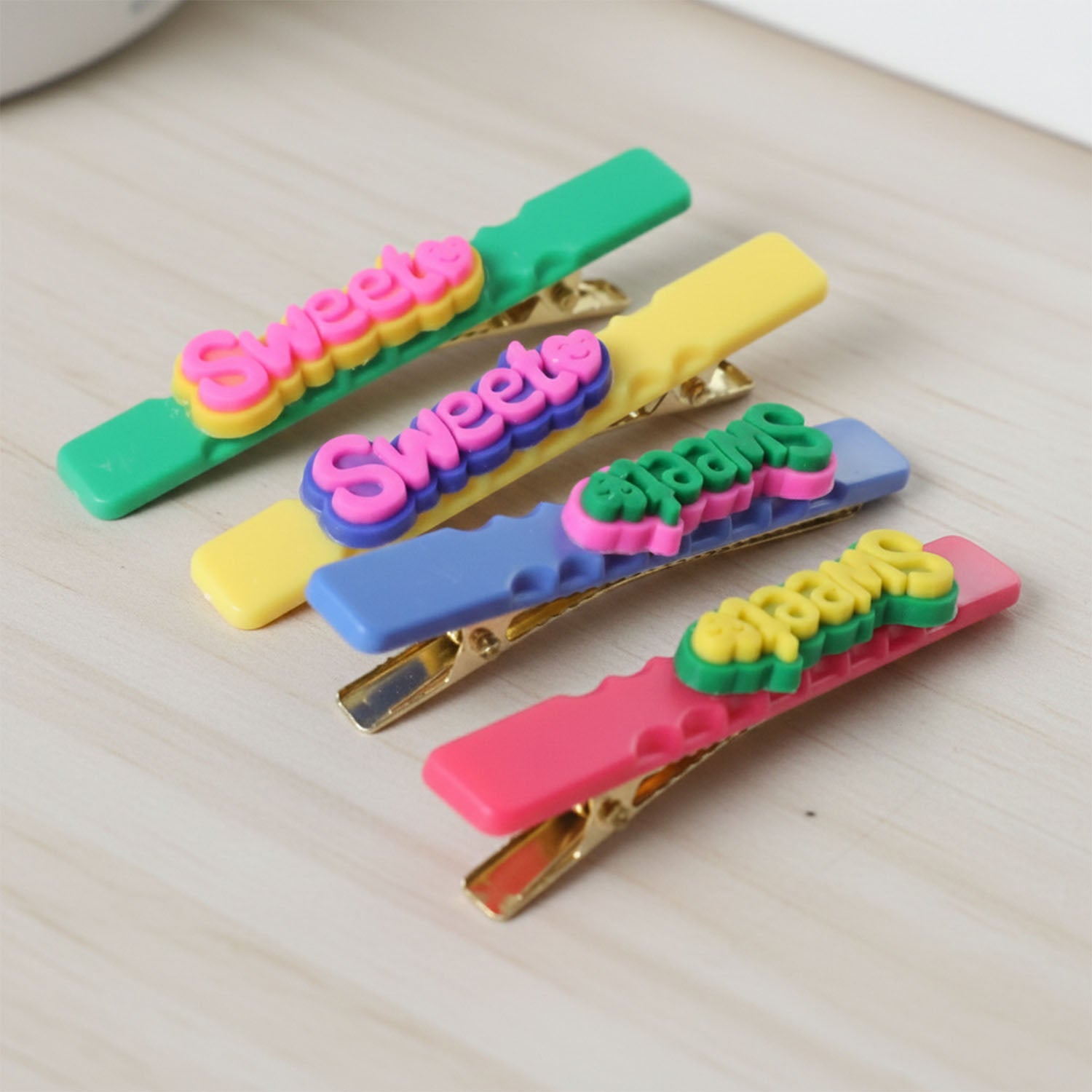 Sweet Text Decorative Hair Clip Set (4 Pc)