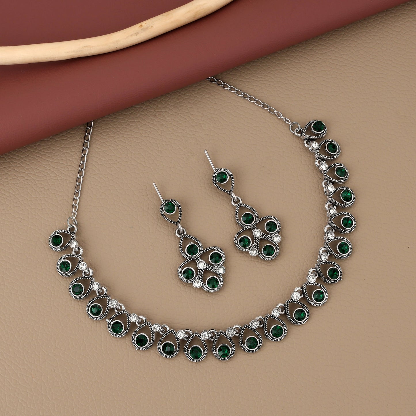 Antique Silver-Toned Choker Set with Emerald Green Stones